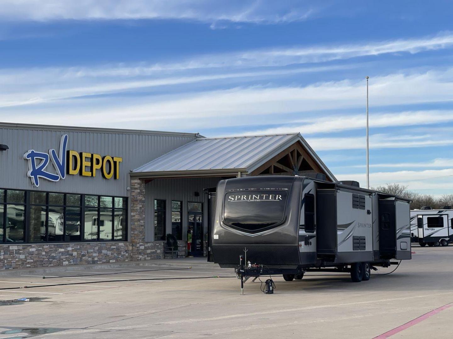 2019 KEYSTONE SPRINTER 330KBS (4YDT33021K1) , Length: 37.75 ft. | Dry Weight: 9,100 lbs. | Gross Weight: 11,500 lbs. | Slides: 3 transmission, located at 4319 N Main St, Cleburne, TX, 76033, (817) 678-5133, 32.385960, -97.391212 - The 2019 Keystone Sprinter 330KBS travel trailer is a spacious and well-designed unit, measuring 37.75 feet in length. The exterior is sleek and modern, featuring a gray and white color scheme accented by black and blue graphic lines. The trailer has three (3) slideouts, providing ample space for c - Photo#0