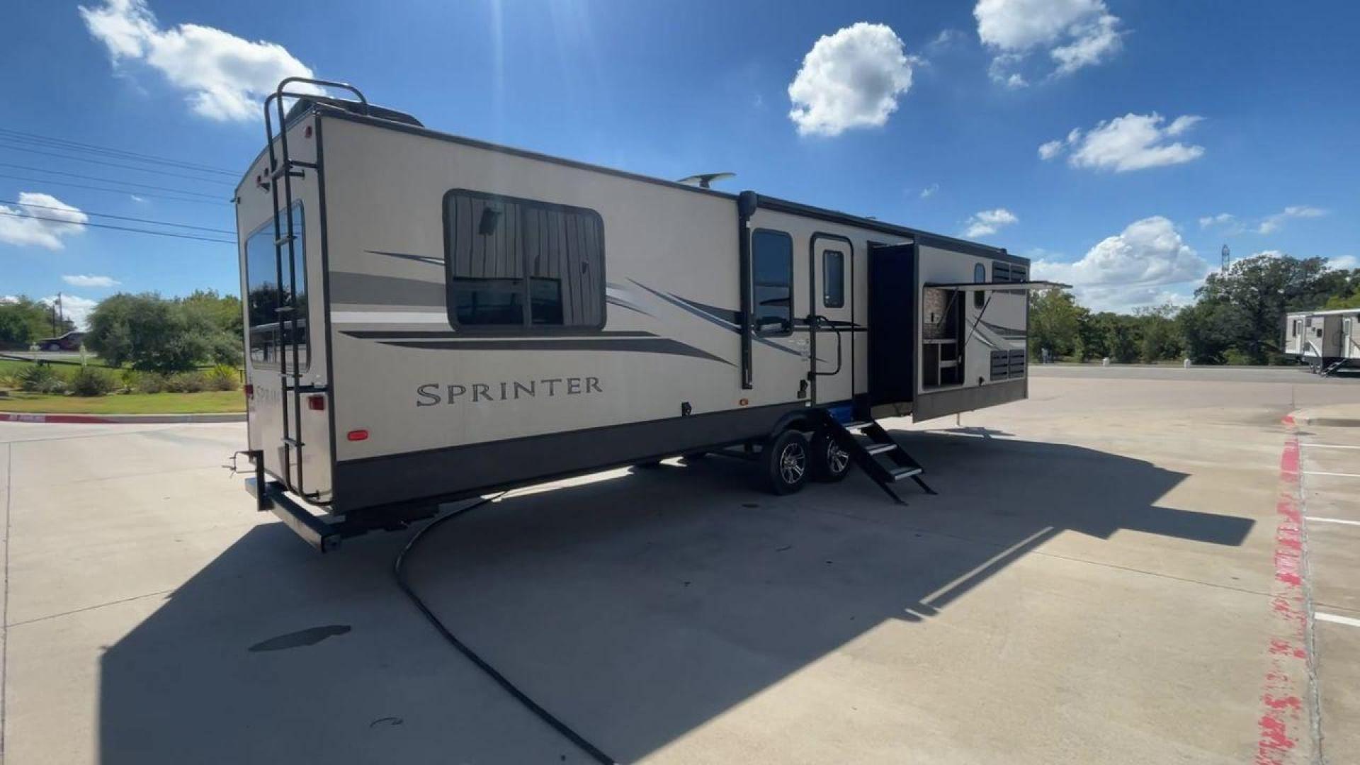 2019 KEYSTONE SPRINTER 333FKS (4YDT33321K1) , Length: 37.75 ft. | Dry Weight: 8,994 lbs. | Gross Weight: 11,500 lbs. | Slides: 3 transmission, located at 4319 N Main St, Cleburne, TX, 76033, (817) 678-5133, 32.385960, -97.391212 - Photo#1