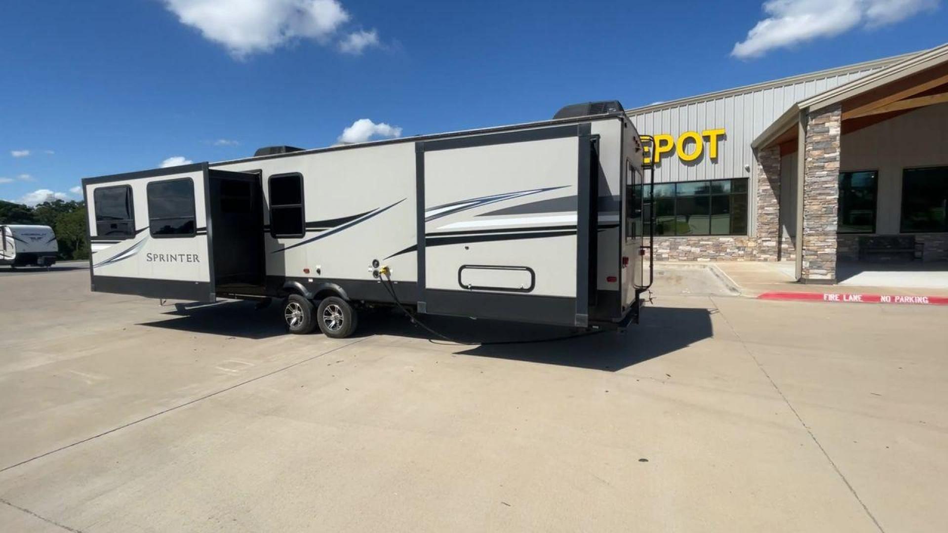 2019 KEYSTONE SPRINTER 333FKS (4YDT33321K1) , Length: 37.75 ft. | Dry Weight: 8,994 lbs. | Gross Weight: 11,500 lbs. | Slides: 3 transmission, located at 4319 N Main St, Cleburne, TX, 76033, (817) 678-5133, 32.385960, -97.391212 - Photo#7