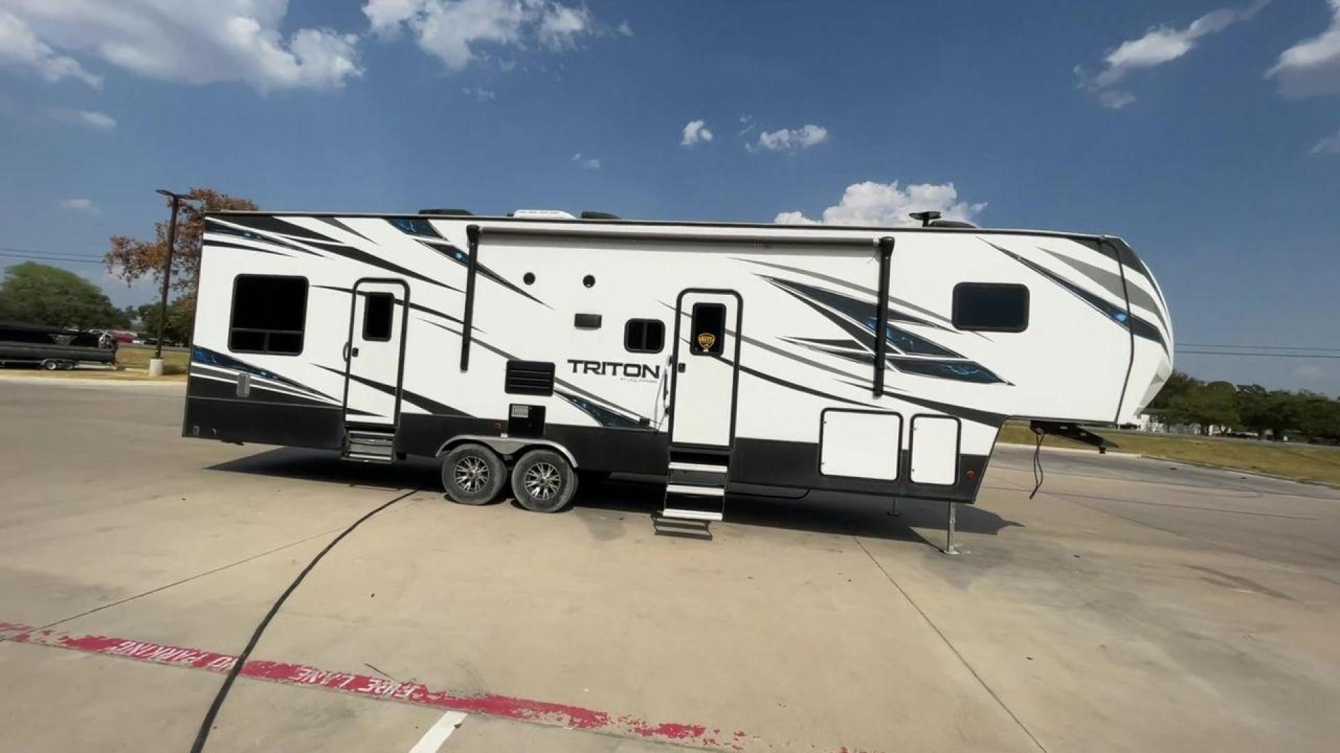 2019 TRITON VOLTAGE 3561 (4YDF3562XKZ) , Length: 38.83 ft. | Dry Weight: 11,826 lbs. | Slides: 2 transmission, located at 4319 N Main St, Cleburne, TX, 76033, (817) 678-5133, 32.385960, -97.391212 - The stunning toy hauler 2019 Keystone Voltage 3561 is made for adventure lovers. It combines the simplicity of transporting and enjoying your preferred recreational vehicles with the comfort of a contemporary house. This toy hauler provides an entertaining and comfortable base for your outdoor adven - Photo#2