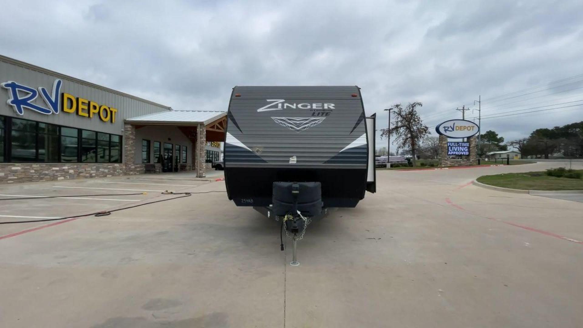 2019 KEYSTONE ZINGER 254RB (4YDT25426KS) , Length: 29.5 ft | Dry Weight: 6,042 lbs| Slides: 1 transmission, located at 4319 N Main St, Cleburne, TX, 76033, (817) 678-5133, 32.385960, -97.391212 - Take a trip of comfort and excitement in the 2019 Keystone Zinger 254RB travel trailer, which was carefully made to change the way you use an RV. This type, which is 29.5 feet long, is the perfect mix of functionality and style. The Zinger 254RB is built to last with a strong metal body and fibergla - Photo#4