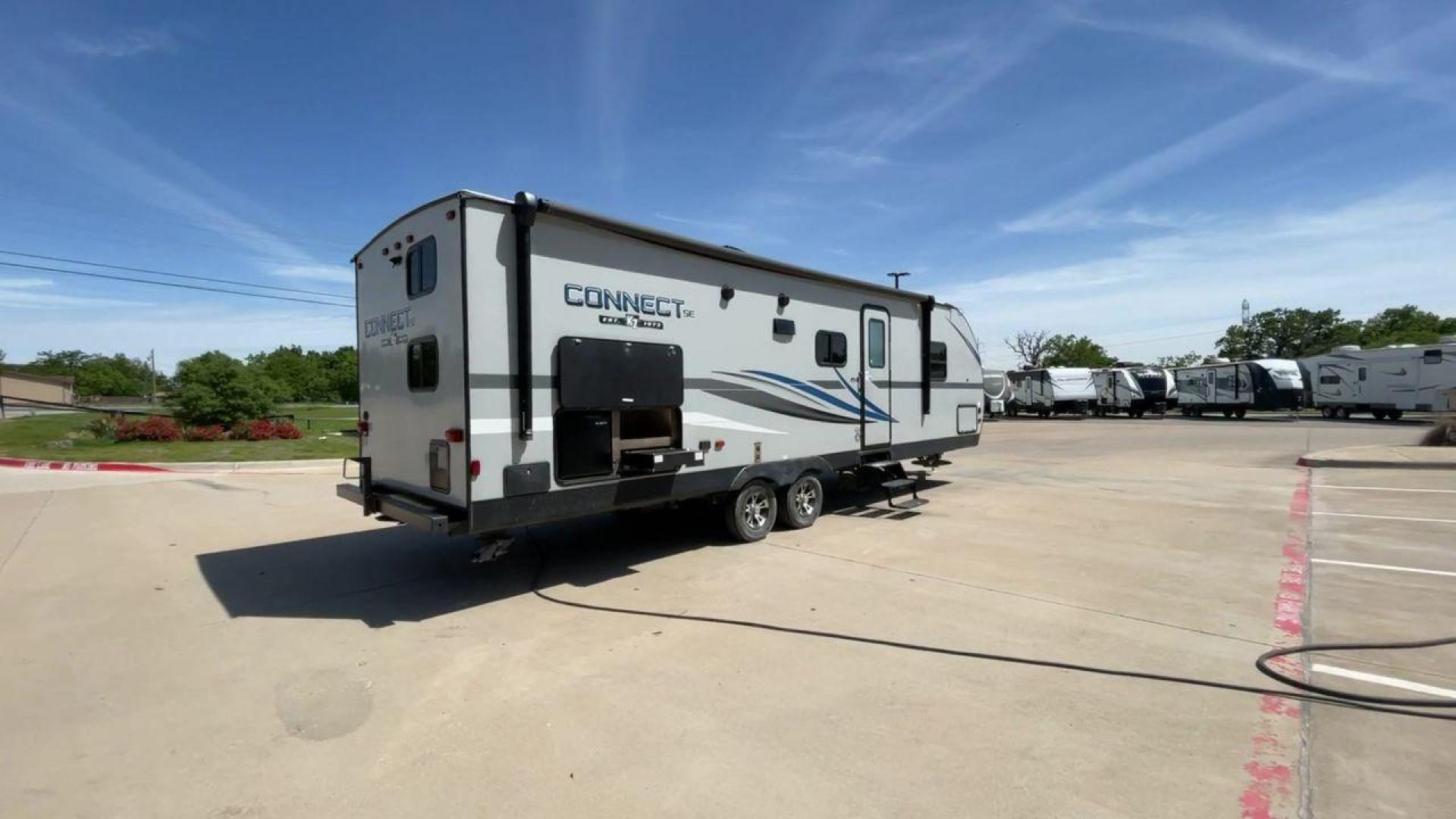 2019 KZ CONNECT 261BHSKE (4EZTL2627K7) , located at 4319 N Main St, Cleburne, TX, 76033, (817) 678-5133, 32.385960, -97.391212 - Photo#1