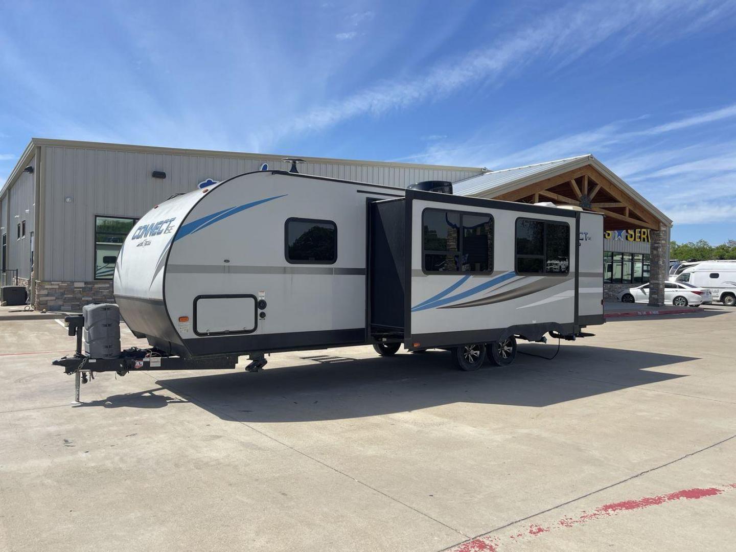 2019 KZ CONNECT 261BHSKE (4EZTL2627K7) , located at 4319 N Main St, Cleburne, TX, 76033, (817) 678-5133, 32.385960, -97.391212 - Photo#24