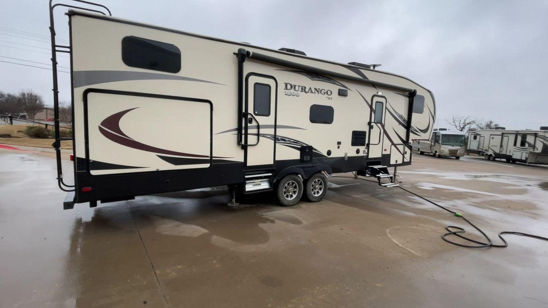 2019 KZ DURANGO GOLD 292BHT (4EZFD2925K6) , located at 4319 N Main St, Cleburne, TX, 76033, (817) 678-5133, 32.385960, -97.391212 - Photo#1