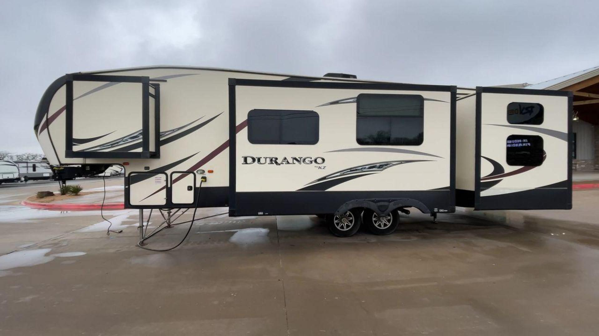 2019 KZ DURANGO GOLD 292BHT (4EZFD2925K6) , located at 4319 N Main St, Cleburne, TX, 76033, (817) 678-5133, 32.385960, -97.391212 - Photo#6