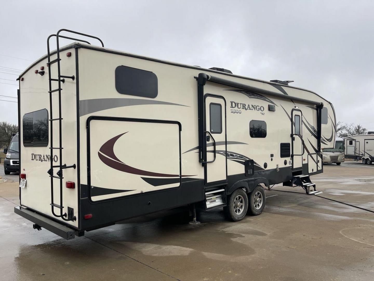 2019 KZ DURANGO GOLD 292BHT (4EZFD2925K6) , located at 4319 N Main St, Cleburne, TX, 76033, (817) 678-5133, 32.385960, -97.391212 - Photo#24