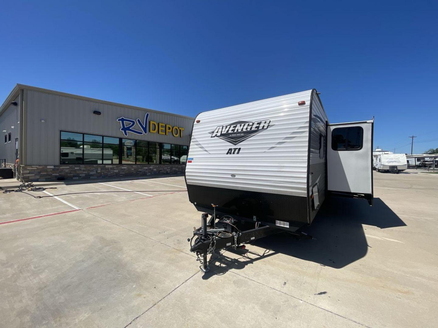 2019 TAN PRIMETIME AVENGER 27RBS (5ZT2AVSB2JB) , Length: 33.5 ft. | Dry Weight: 6,663 lbs. | Slides: 1 transmission, located at 4319 N Main St, Cleburne, TX, 76033, (817) 678-5133, 32.385960, -97.391212 - This 2019 Prime Time Avenger 27RBS measures 33.5 feet long. It has a dry weight of 6,663 lbs. and a payload capacity of 2,902 lbs. It also has a manageable hitch weight of 765 lbs. Additionally, it features one slide and one 16-foot awning. The unit is designed with a front private bedroom, a centra - Photo#0