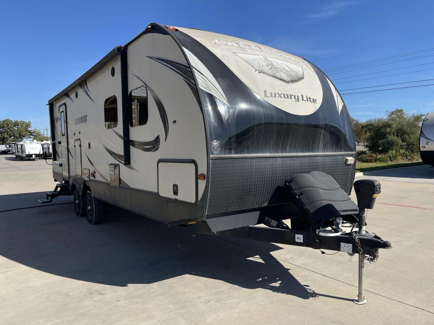 2019 TAN PRIME TIME LACROSSE 2911RB - (5ZT2LCUB3KB) , Length: 31.92 ft. | Dry Weight: 6,516 lbs. | Slides: 1 transmission, located at 4319 N Main St, Cleburne, TX, 76033, (817) 678-5133, 32.385960, -97.391212 - This 2019 LaCrosse 2911RB travel trailer measures just a bit under 32' in length. It is a dual axle, aluminum wheel setup with a dry weight of 6,516 lbs and has a carrying capacity of 3,054 lbs. This LaCrosse has one slide. The rear of the trailer holds the bathroom, which has a standalone sink and - Photo#23