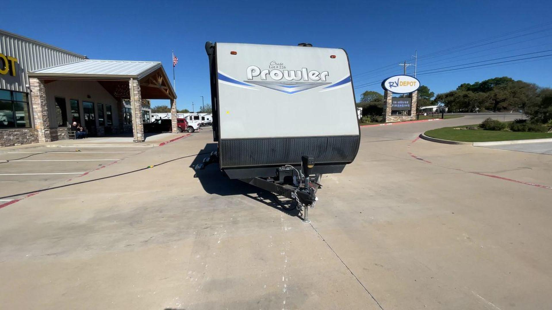 2019 GRAY PROWLER 32LX - (5SFPB3626KE) , Length: 36.33 ft. | Dry Weight: 7,540 lbs. | Slides: 2 transmission, located at 4319 N Main St, Cleburne, TX, 76033, (817) 678-5133, 32.385960, -97.391212 - This 2019 Prowler 32LX is a dual-axle steel wheel setup measuring 36.33 ft. in length and 11.17 ft. in height. It has a dry weight of 7,540 lbs. and a hitch weight of 940 lbs. It features two doors, two slides, and one awning. This travel trailer is a bunkhouse model that can sleep up to 11 peopl - Photo#4