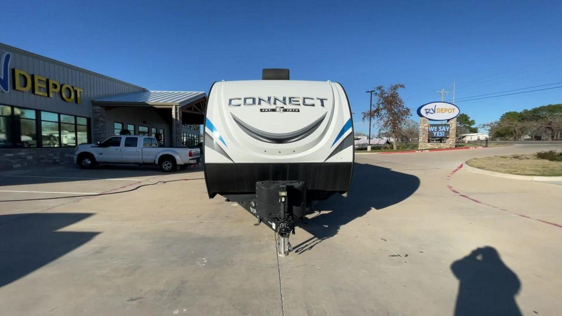 2019 TAN SPREE CONNECT 291RL (4EZTL2924K8) , located at 4319 N Main St, Cleburne, TX, 76033, (817) 678-5133, 32.385960, -97.391212 - Photo#4