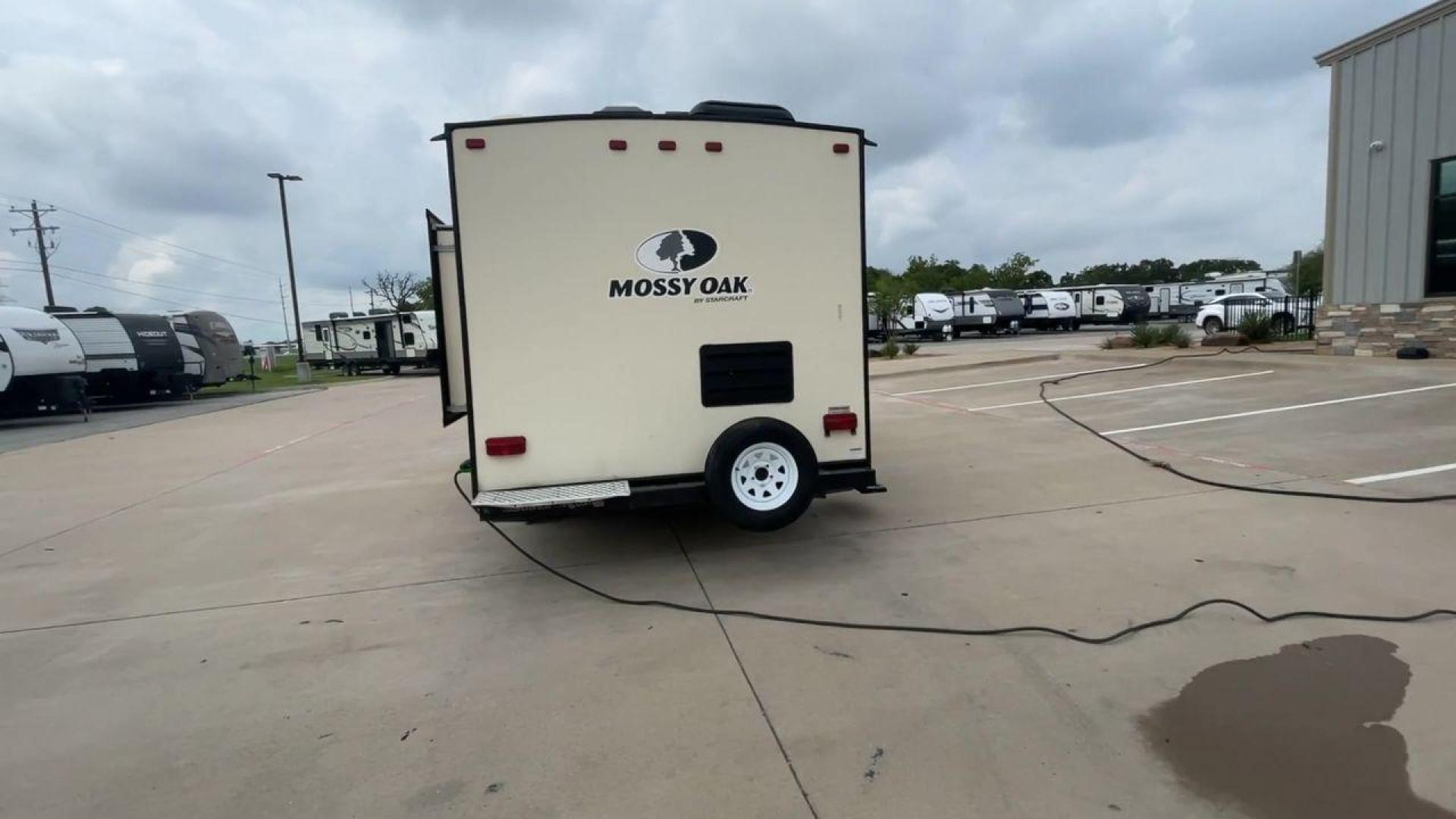 2019 STARCRAFT MOSSY OAK 21FBS (1SABS0BK5K2) , located at 4319 N Main St, Cleburne, TX, 76033, (817) 678-5133, 32.385960, -97.391212 - Photo#8