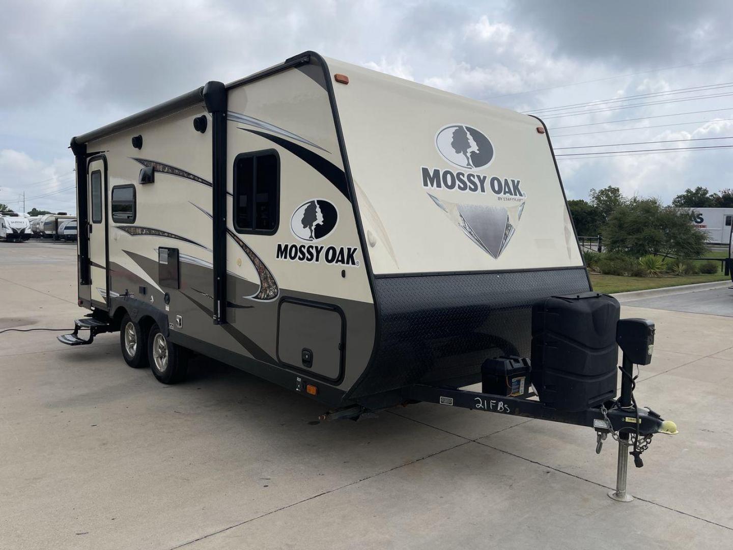 2019 STARCRAFT MOSSY OAK 21FBS (1SABS0BK5K2) , located at 4319 N Main St, Cleburne, TX, 76033, (817) 678-5133, 32.385960, -97.391212 - Photo#20