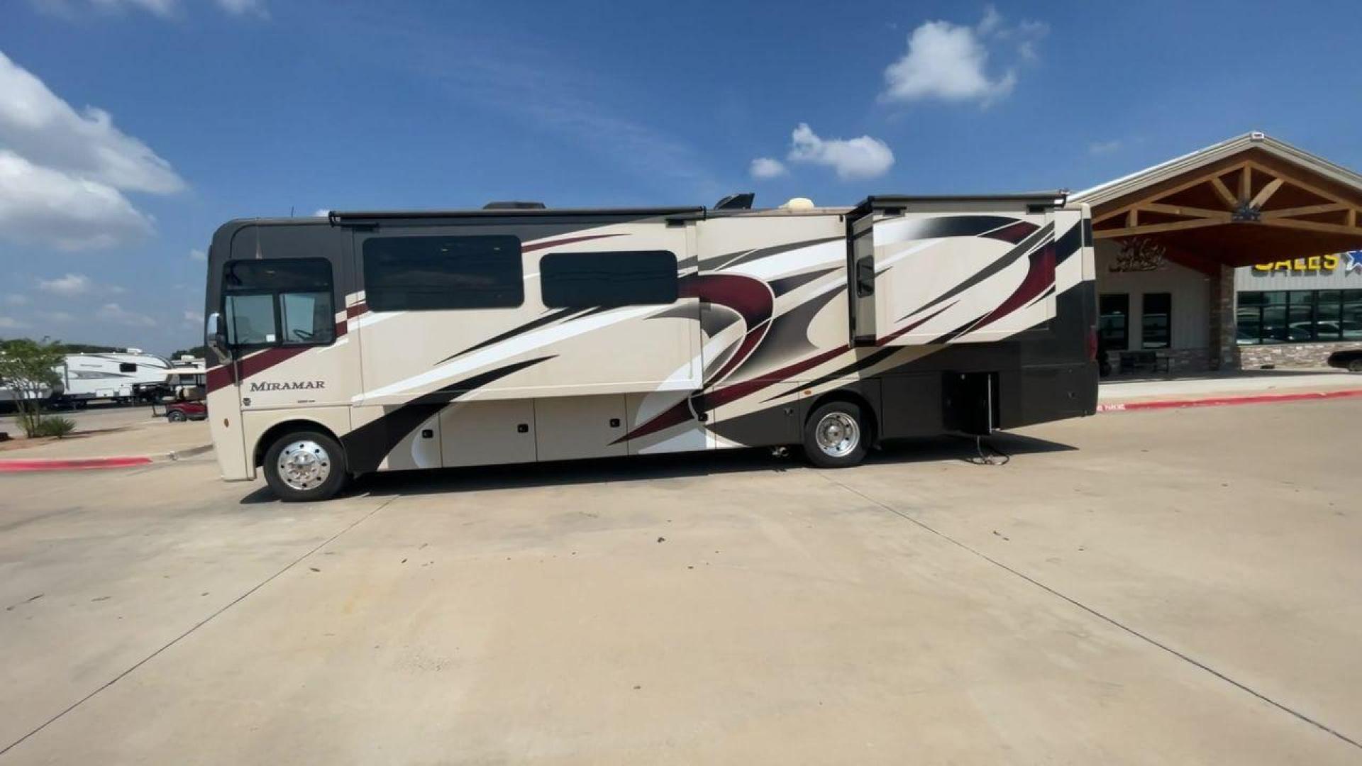 2020 THOR MIRAMAR 37.1 (1F66F5DY2K0) , located at 4319 N Main St, Cleburne, TX, 76033, (817) 678-5133, 32.385960, -97.391212 - Photo#6