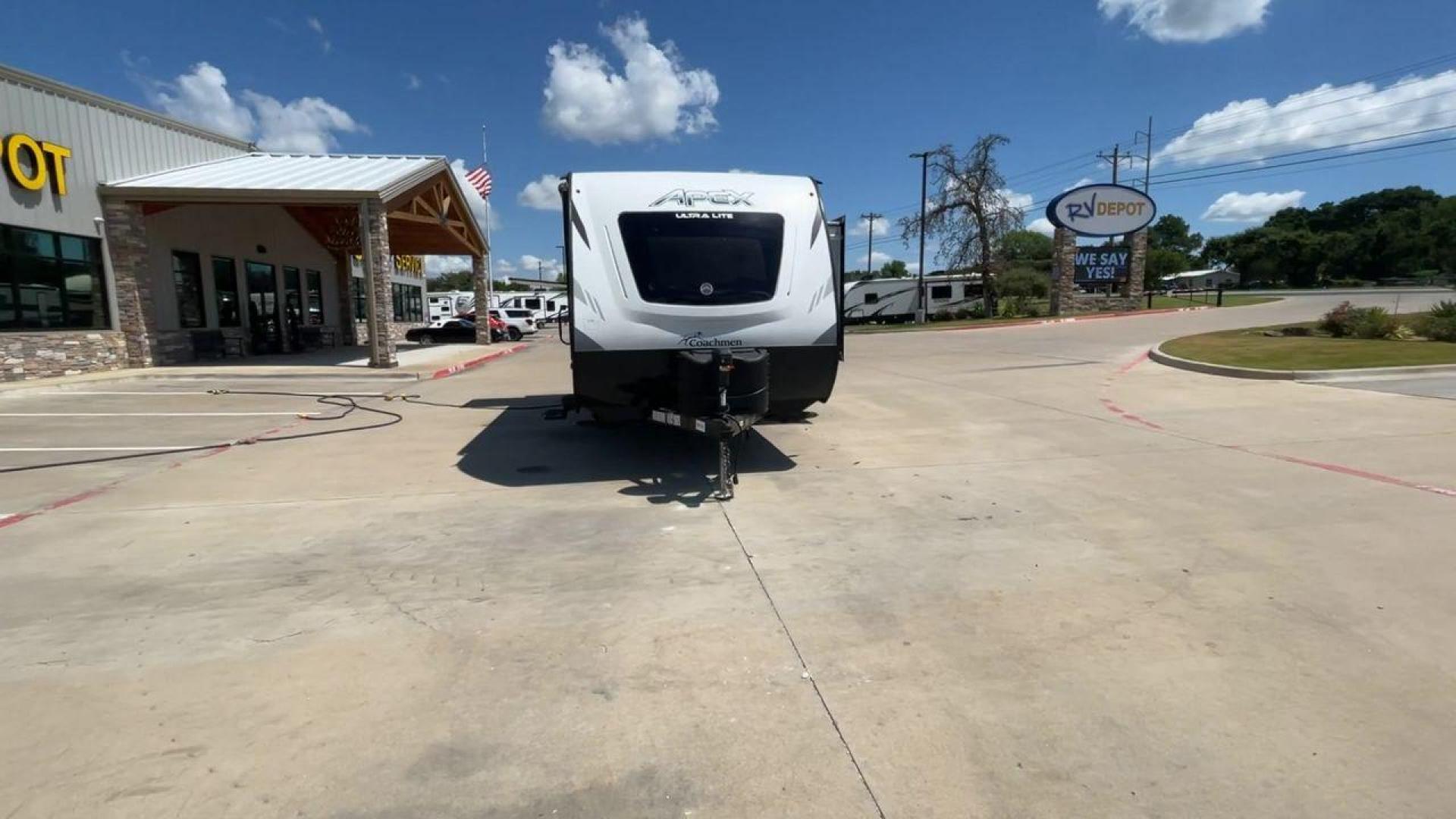 2020 COACHMEN APEX 215RBK (5ZT2CXLB5LL) , located at 4319 N Main St, Cleburne, TX, 76033, (817) 678-5133, 32.385960, -97.391212 - Photo#4