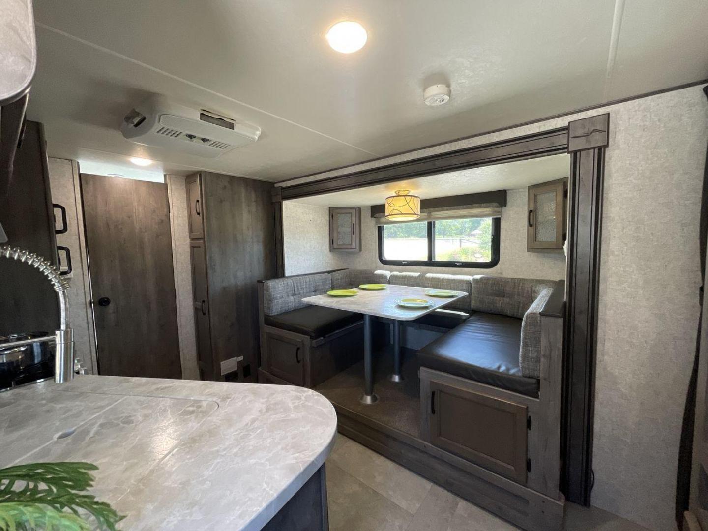 2020 COACHMEN APEX 215RBK (5ZT2CXLB5LL) , located at 4319 N Main St, Cleburne, TX, 76033, (817) 678-5133, 32.385960, -97.391212 - Photo#12