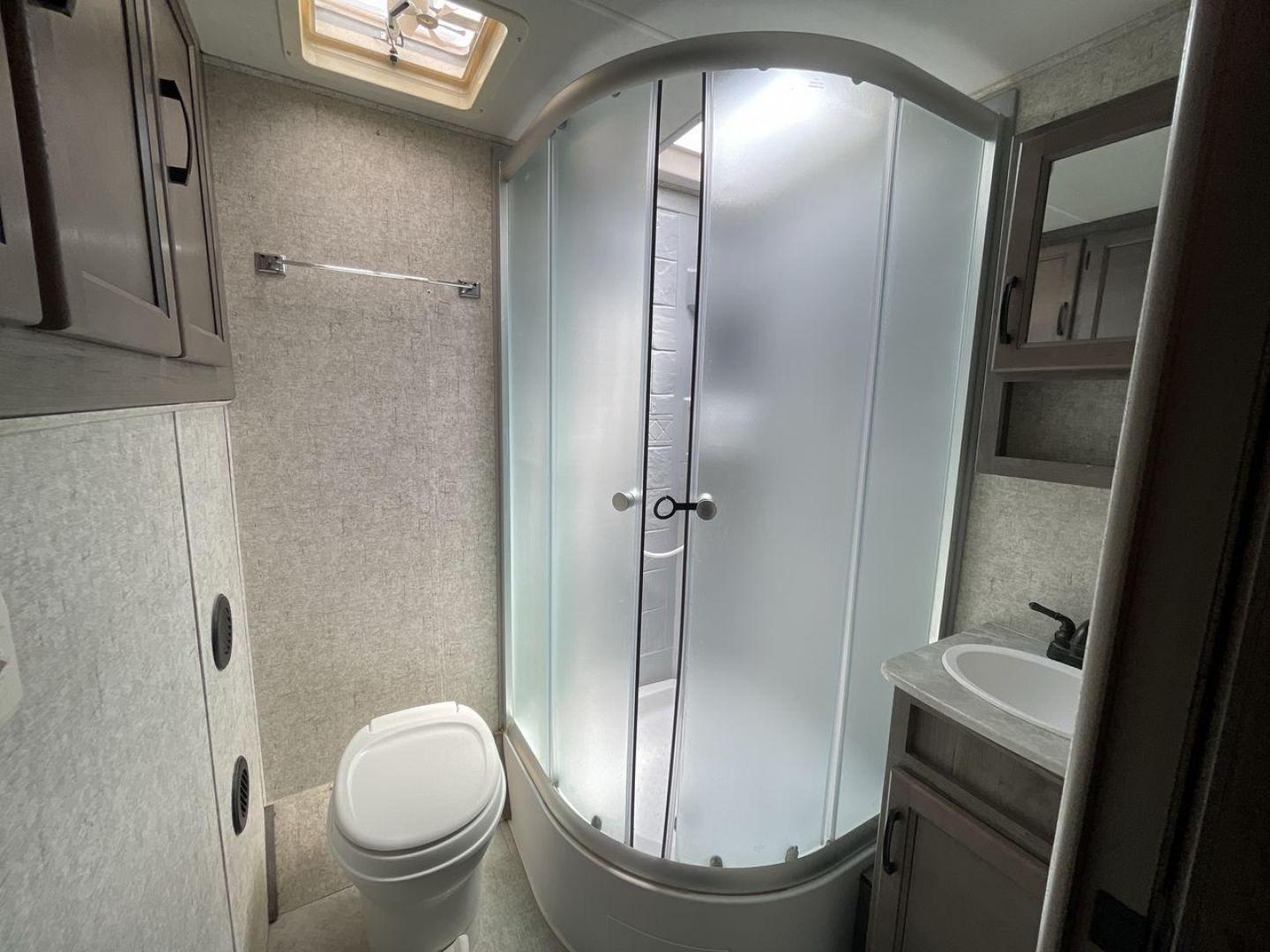 2020 COACHMEN APEX 215RBK (5ZT2CXLB5LL) , located at 4319 N Main St, Cleburne, TX, 76033, (817) 678-5133, 32.385960, -97.391212 - Photo#15