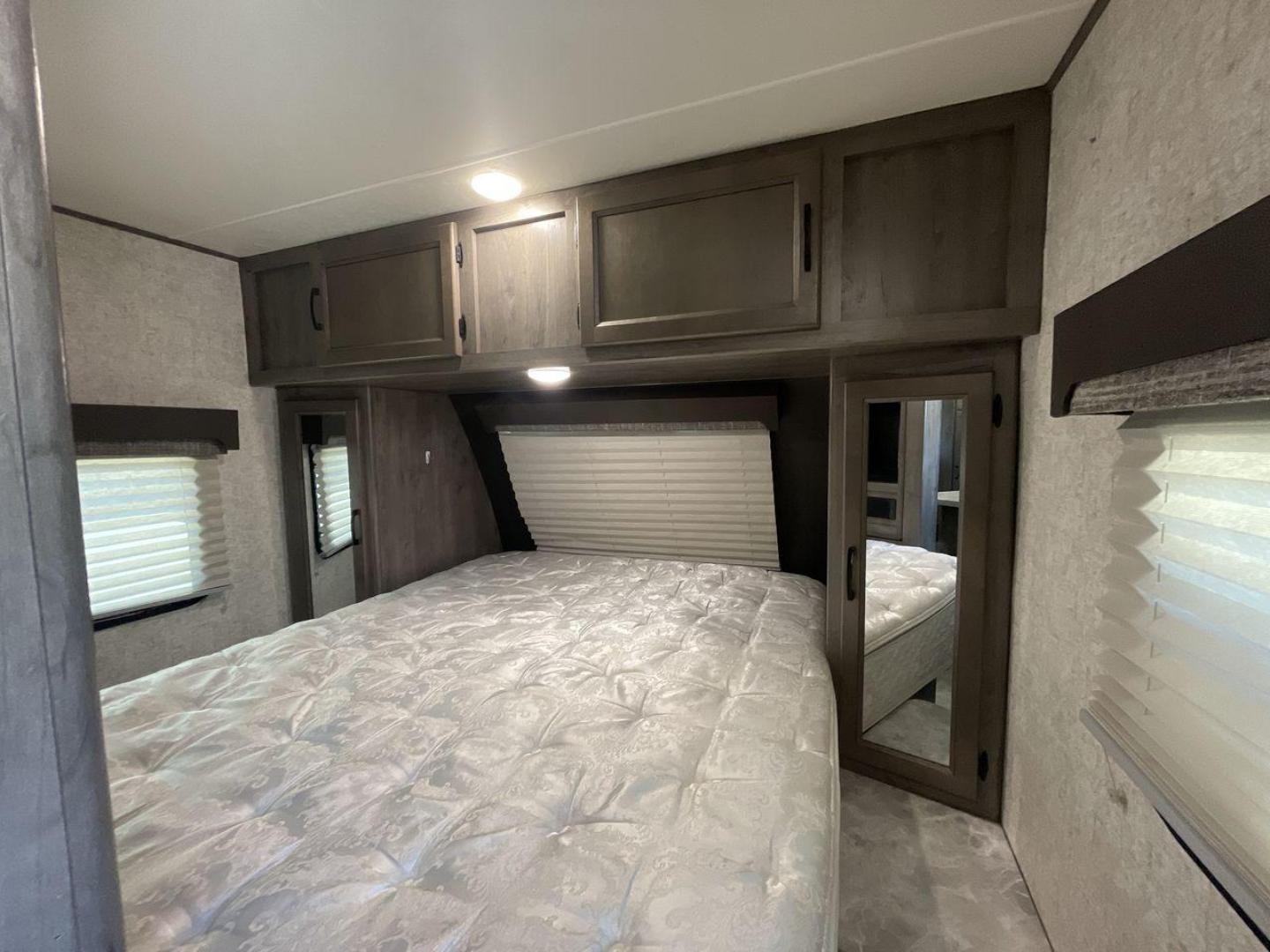 2020 COACHMEN APEX 215RBK (5ZT2CXLB5LL) , located at 4319 N Main St, Cleburne, TX, 76033, (817) 678-5133, 32.385960, -97.391212 - Photo#17