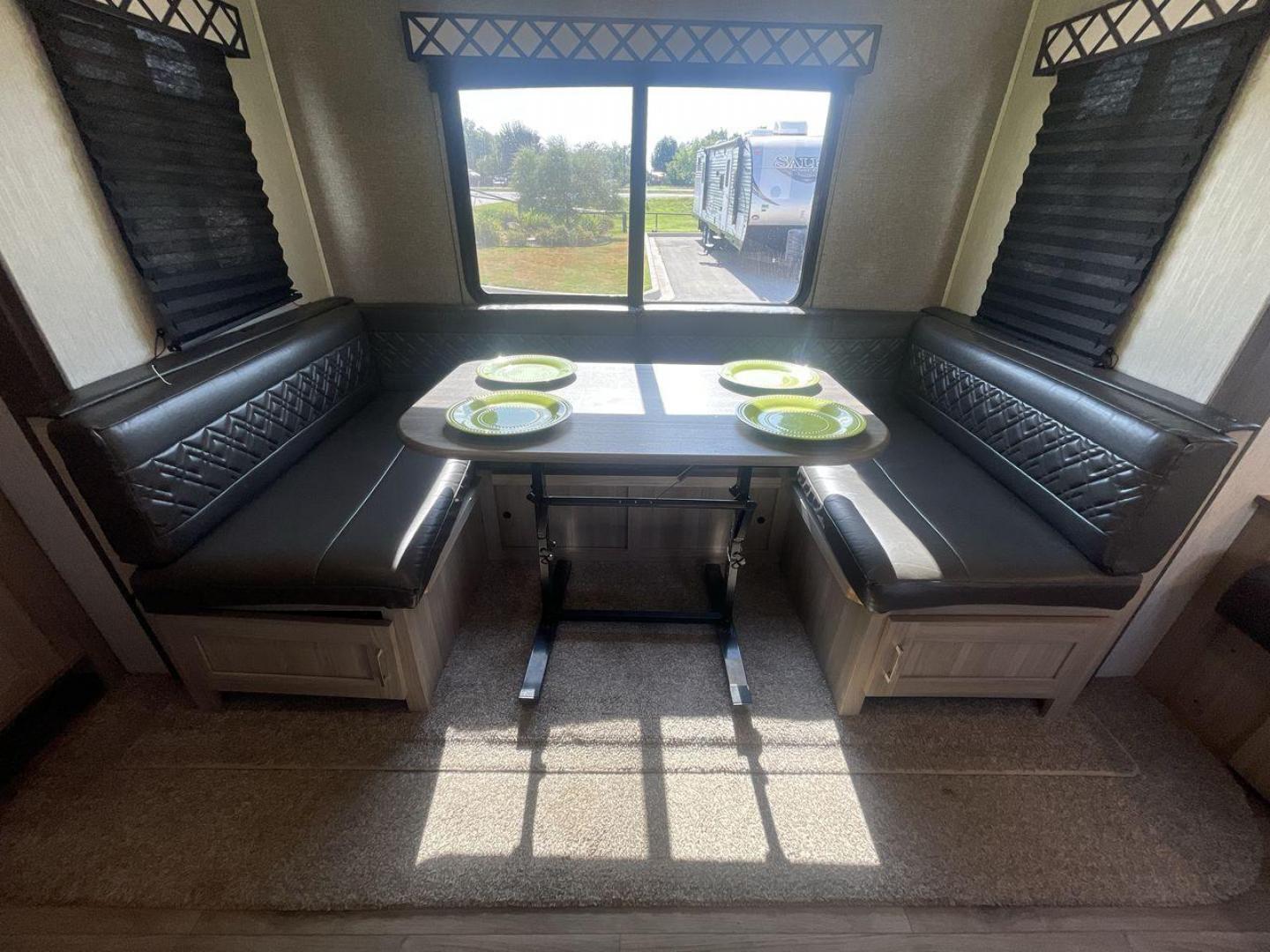 2020 COACHMEN FREEDOM EXPRESS 248R (5ZT2FEPB8LW) , Length: 28.92 ft. | Dry Weight: 5,574 lbs. | Gross Weight: 7,500 lbs. | Slides: 1 transmission, located at 4319 N Main St, Cleburne, TX, 76033, (817) 678-5133, 32.385960, -97.391212 - Photo#14