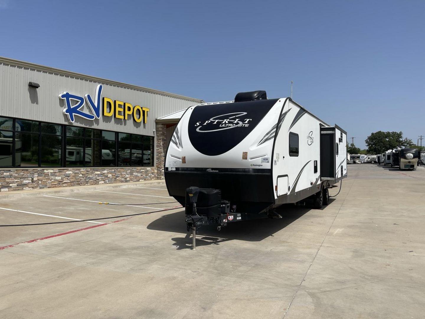 2020 COACHMEN SPIRIT 3373RL (5ZT2SBZB4LS) , located at 4319 N Main St, Cleburne, TX, 76033, (817) 678-5133, 32.385960, -97.391212 - Photo#0