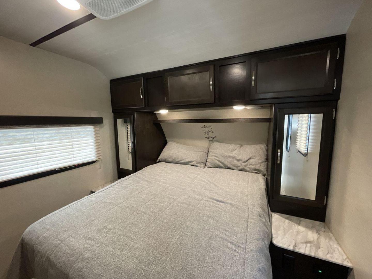 2020 COACHMEN SPIRIT 3373RL (5ZT2SBZB4LS) , located at 4319 N Main St, Cleburne, TX, 76033, (817) 678-5133, 32.385960, -97.391212 - Photo#17