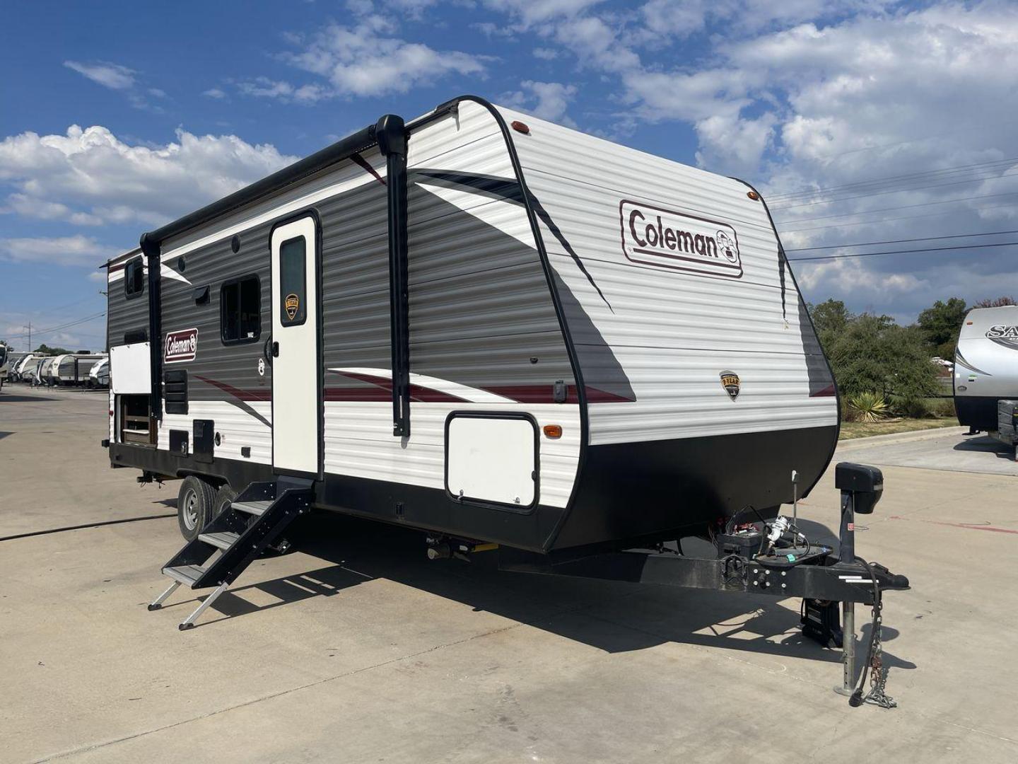 2020 DUTCHMEN COLEMAN 244BH (4YDT24426LH) , Length: 27.58 ft. | Dry Weight: 5,541 lbs. | Slides: 1 transmission, located at 4319 N Main St, Cleburne, TX, 76033, (817) 678-5133, 32.385960, -97.391212 - The 2020 Dutchmen Coleman 244BH travel trailer offers a sleek and sturdy exterior design, making it perfect for both seasoned travelers and families seeking adventure. The front of the trailer features the iconic Coleman logo prominently displayed on its silver and white aluminum exterior. At 27.58 - Photo#22