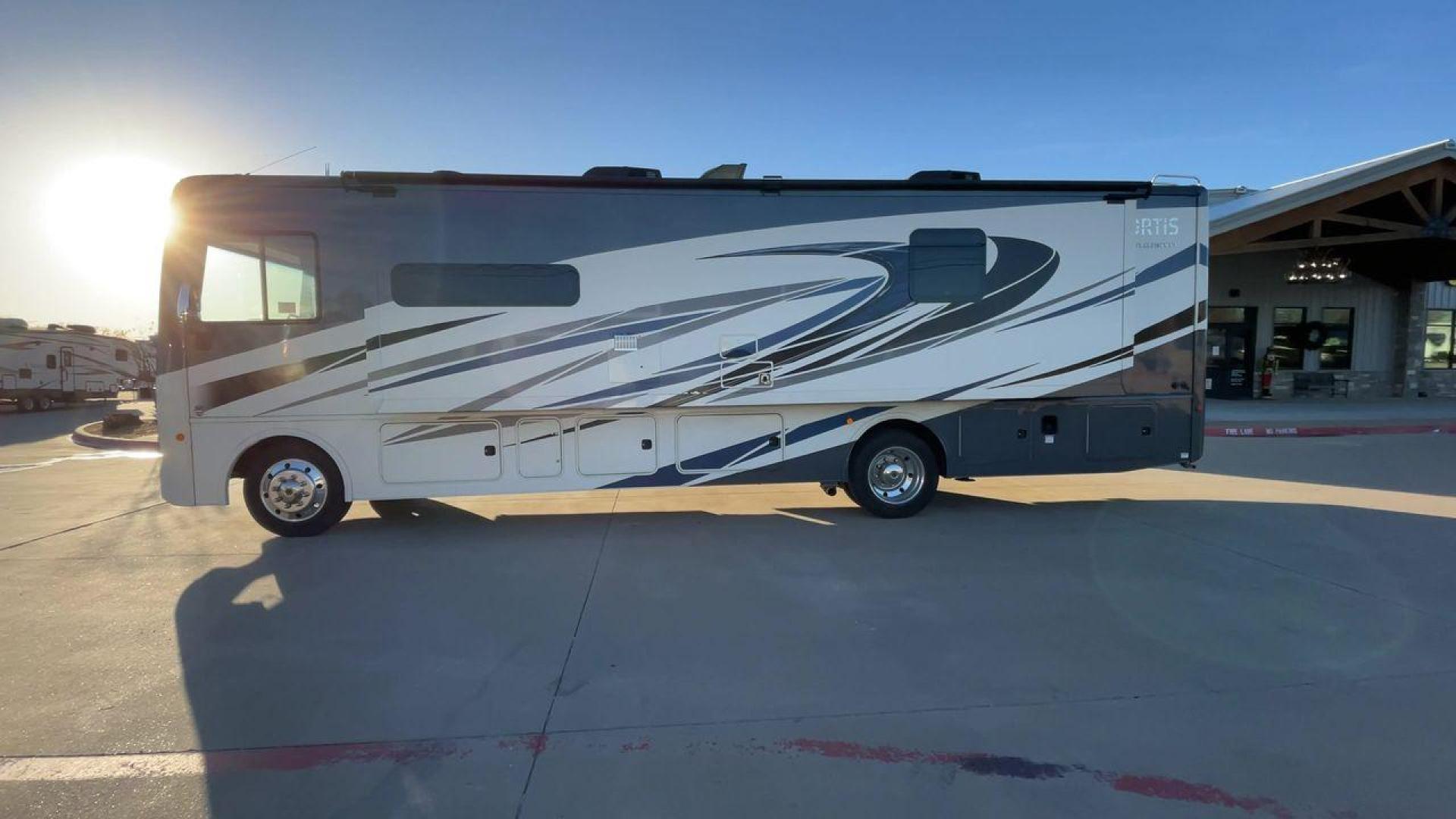 2020 FLEETWOOD FORTIS 33HB (1F66F5DY5K0) , Length: 35.25 ft. | Gross Weight: 22,000 lbs. | Slides: 2 transmission, located at 4319 N Main St, Cleburne, TX, 76033, (817) 678-5133, 32.385960, -97.391212 - The 2020 Fleetwood Fortis 33HB is a high-quality Class A motorhome designed for travelers who want the perfect blend of luxury, convenience, and functionality. Its thoughtfully designed floor plan and modern amenities make it ideal for families or couples seeking adventure and comfort on the road. T - Photo#6