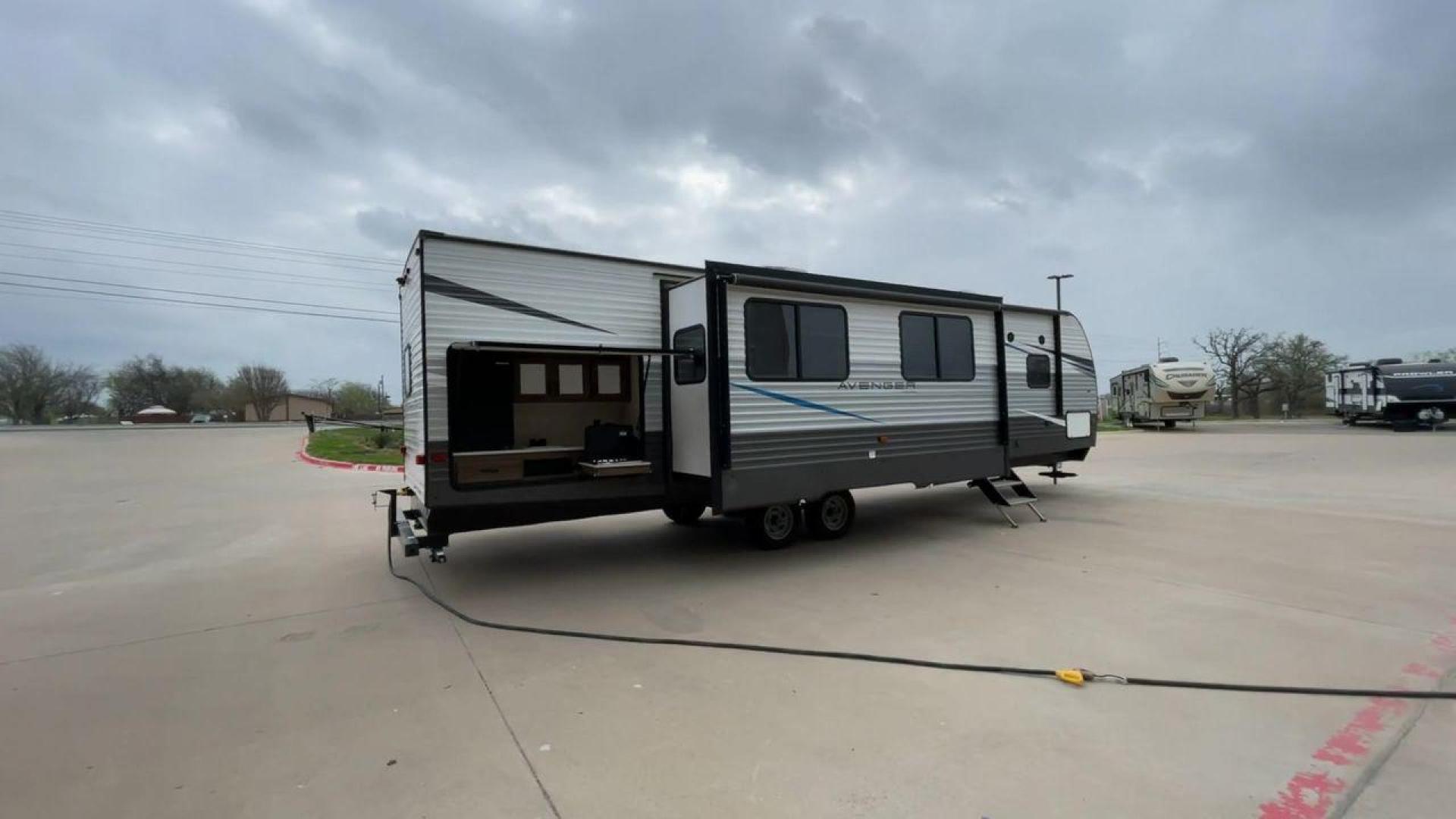 2020 FOREST RIVER AVENGER 32QBI (5ZT2AVXB2LB) , located at 4319 N Main St, Cleburne, TX, 76033, (817) 678-5133, 32.385960, -97.391212 - Photo#1