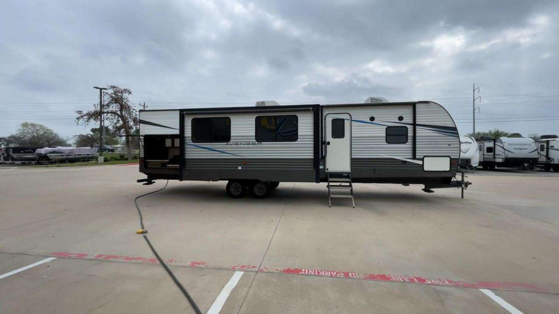 2020 FOREST RIVER AVENGER 32QBI (5ZT2AVXB2LB) , located at 4319 N Main St, Cleburne, TX, 76033, (817) 678-5133, 32.385960, -97.391212 - Photo#2