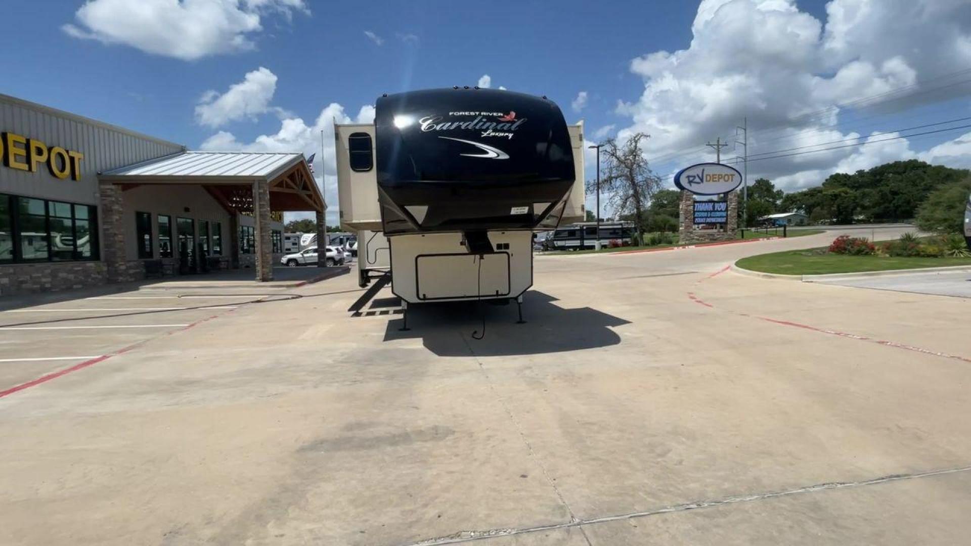 2020 FOREST RIVER CARDINAL 3700FLX (4X4FCAN28LG) , Length: 41.33 ft. | Dry Weight: 14,414 lbs. | Gross Weight: 16,660 lbs. | Slides: 5 transmission, located at 4319 N Main St, Cleburne, TX, 76033, (817) 678-5133, 32.385960, -97.391212 - The 2020 Forest River Cardinal 3700FLX fifth-wheel stretches an impressive 41.33 feet long and is expertly designed to elevate your travel experiences to luxurious heights. With a dry weight of 14,414 lbs and a robust gross weight capacity of 16,660 lbs, it blends spacious design with substantial ca - Photo#4