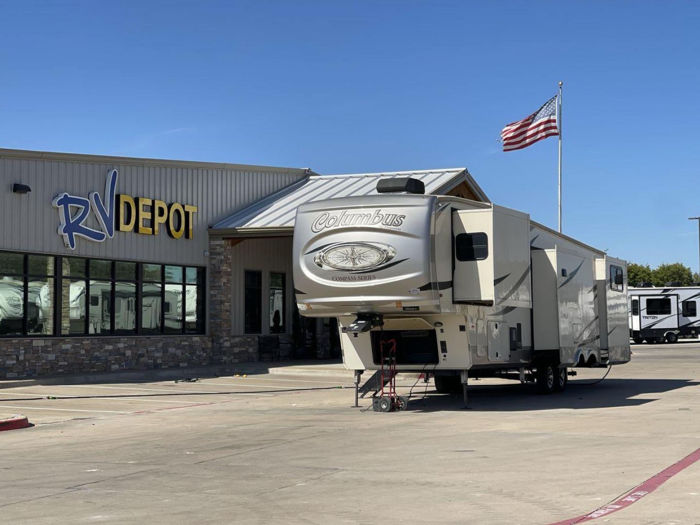 2020 FOREST RIVER COLUMBUS 374BHC (4X4FCMN23L6) , Length: 41.17 ft. | Dry Weight: 12,785 lbs. | Gross Weight: 15,785 lbs. | Slides: 4 transmission, located at 4319 N Main St, Cleburne, TX, 76033, (817) 678-5133, 32.385960, -97.391212 - Photo#0