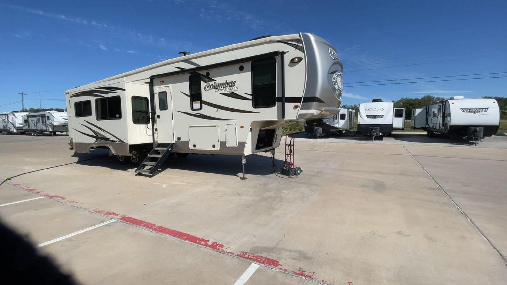 2020 FOREST RIVER COLUMBUS 374BHC (4X4FCMN23L6) , Length: 41.17 ft. | Dry Weight: 12,785 lbs. | Gross Weight: 15,785 lbs. | Slides: 4 transmission, located at 4319 N Main St, Cleburne, TX, 76033, (817) 678-5133, 32.385960, -97.391212 - Photo#3