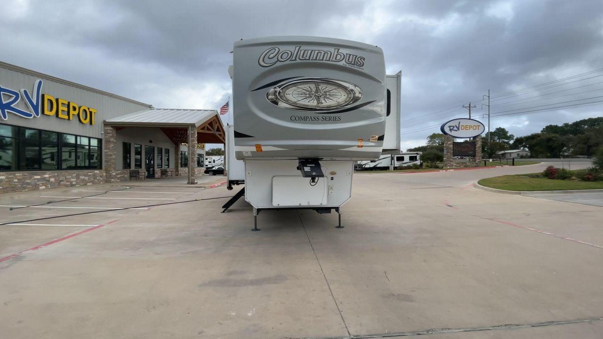 2020 FOREST RIVER COLUMBUS 374BHC (4X4FCMN20L6) , Length: 41.17 ft. | Dry Weight: 12,785 lbs. | Gross Weight: 15,785 lbs. | Slides: 4 transmission, located at 4319 N Main St, Cleburne, TX, 76033, (817) 678-5133, 32.385960, -97.391212 - Photo#4