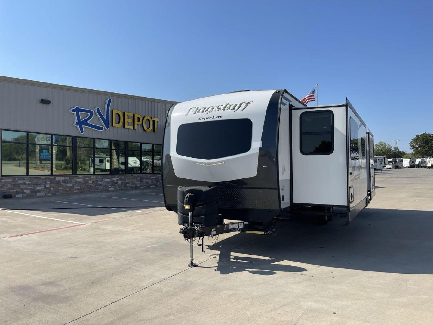 2020 FOREST RIVER FLAGSTAFF 26FKBS (4X4TFLB27LZ) , Length: 29.92 ft. | Dry Weight: 6,608 lbs. | Slides: 2 transmission, located at 4319 N Main St, Cleburne, TX, 76033, (817) 678-5133, 32.385960, -97.391212 - Photo#0