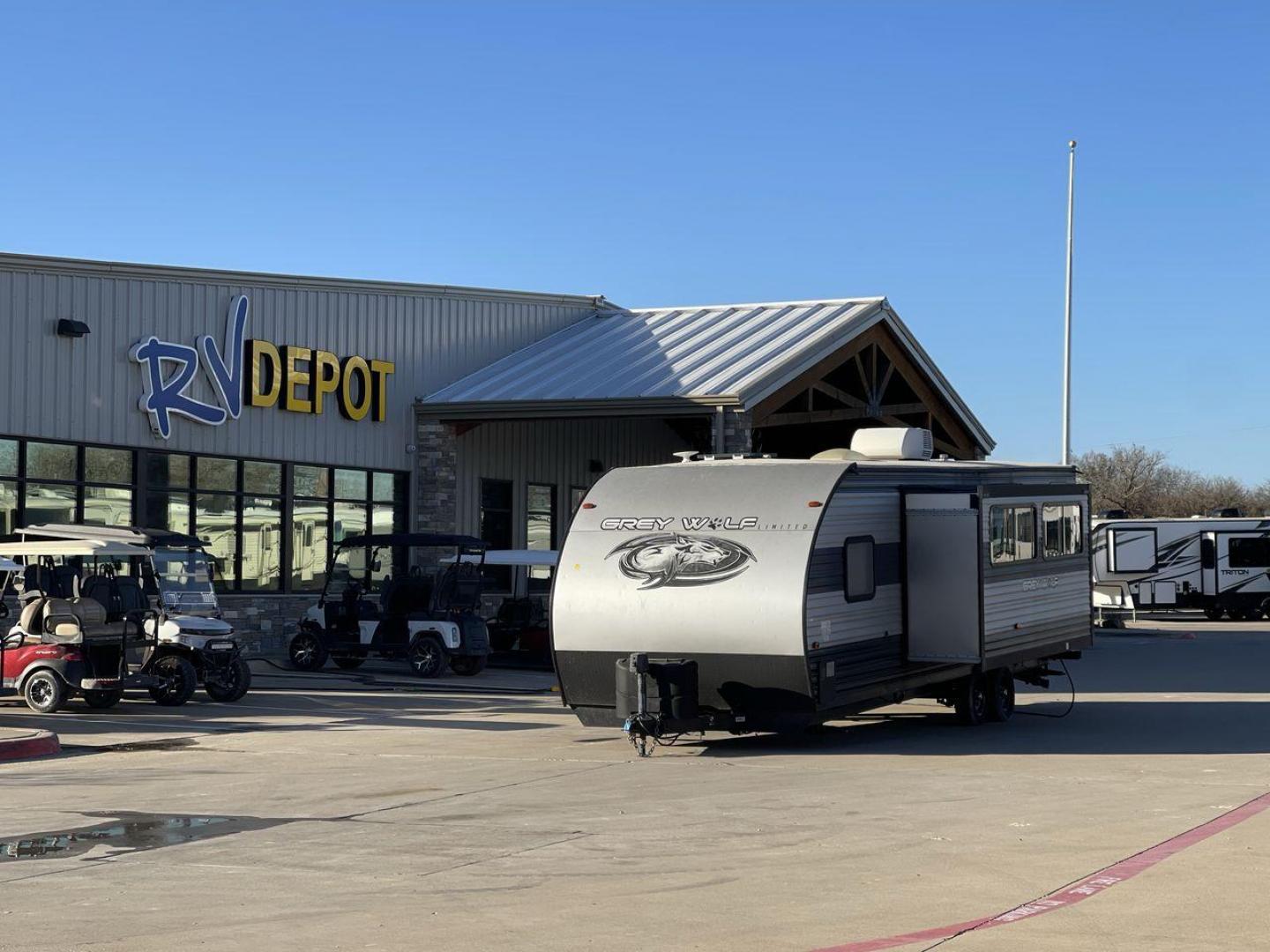 2020 FOREST RIVER GREY WOLF 26DBH (4X4TCKB24LK) , Length: 31.58 ft. | Dry Weight: 5,795 lbs. | Slides: 1 transmission, located at 4319 N Main St, Cleburne, TX, 76033, (817) 678-5133, 32.385960, -97.391212 - This 2020 Forest River Grey Wolf 26DBH travel trailer offers an impressive combination of durability, functionality, and style. Measuring 31.58 feet in length and boasting a dry weight of 5,795 lbs, this model is built for easy towing while maintaining a spacious and comfortable living experience. T - Photo#0