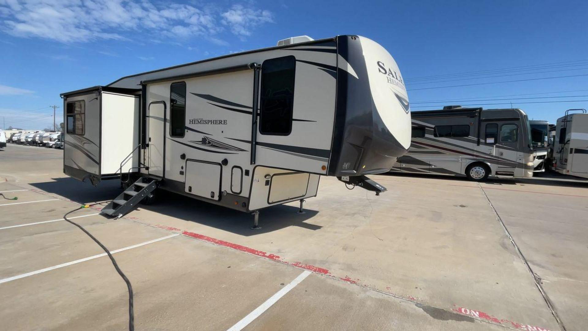 2020 FOREST RIVER HEMISPHERE 286RL (4X4FSBE24LV) , Length: 34.08 ft. | Dry Weight: 8,499 lbs. | Slides: 3 transmission, located at 4319 N Main St, Cleburne, TX, 76033, (817) 678-5133, 32.385960, -97.391212 - Photo#3