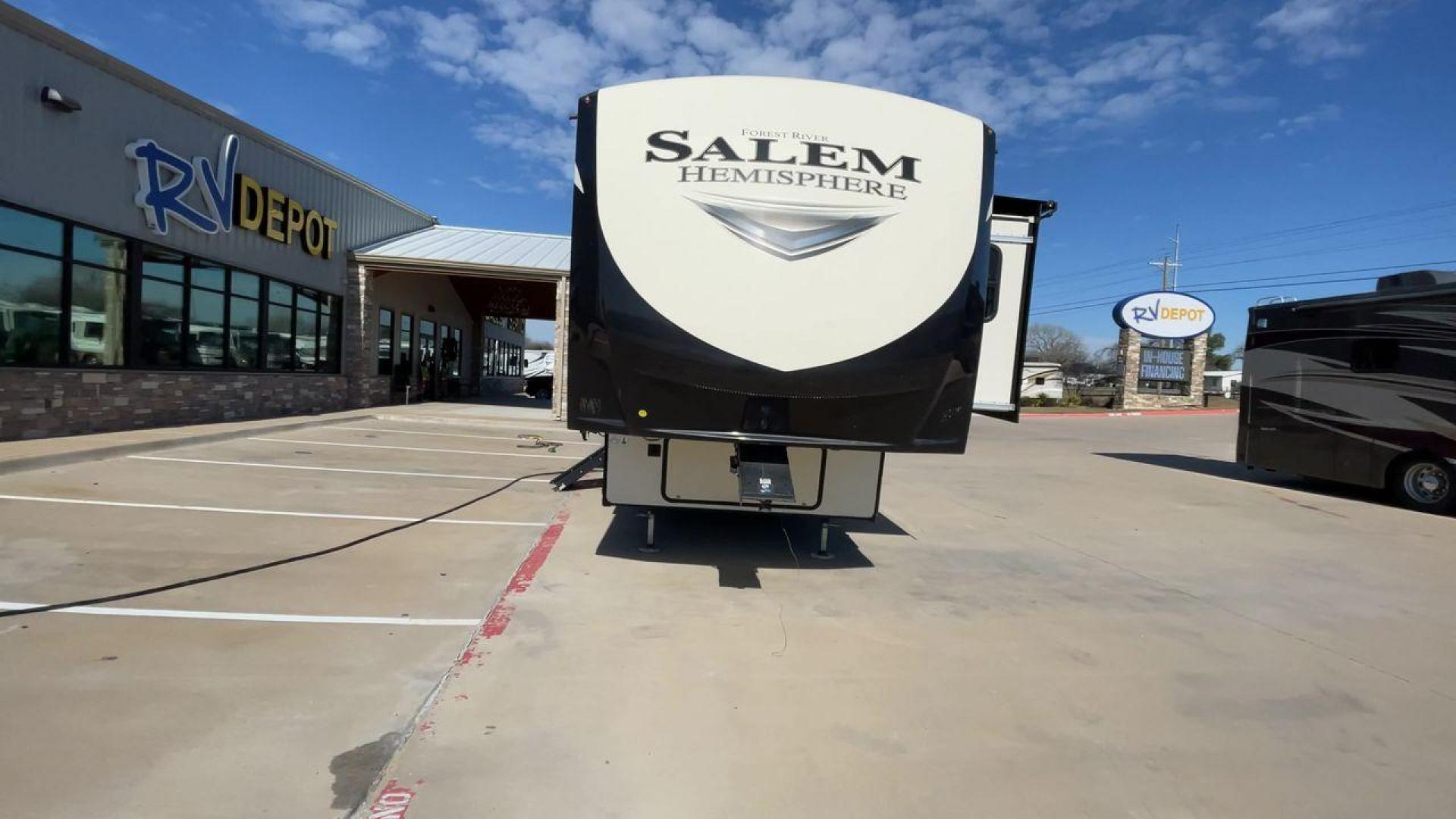 2020 FOREST RIVER HEMISPHERE 286RL (4X4FSBE24LV) , Length: 34.08 ft. | Dry Weight: 8,499 lbs. | Slides: 3 transmission, located at 4319 N Main St, Cleburne, TX, 76033, (817) 678-5133, 32.385960, -97.391212 - Photo#4