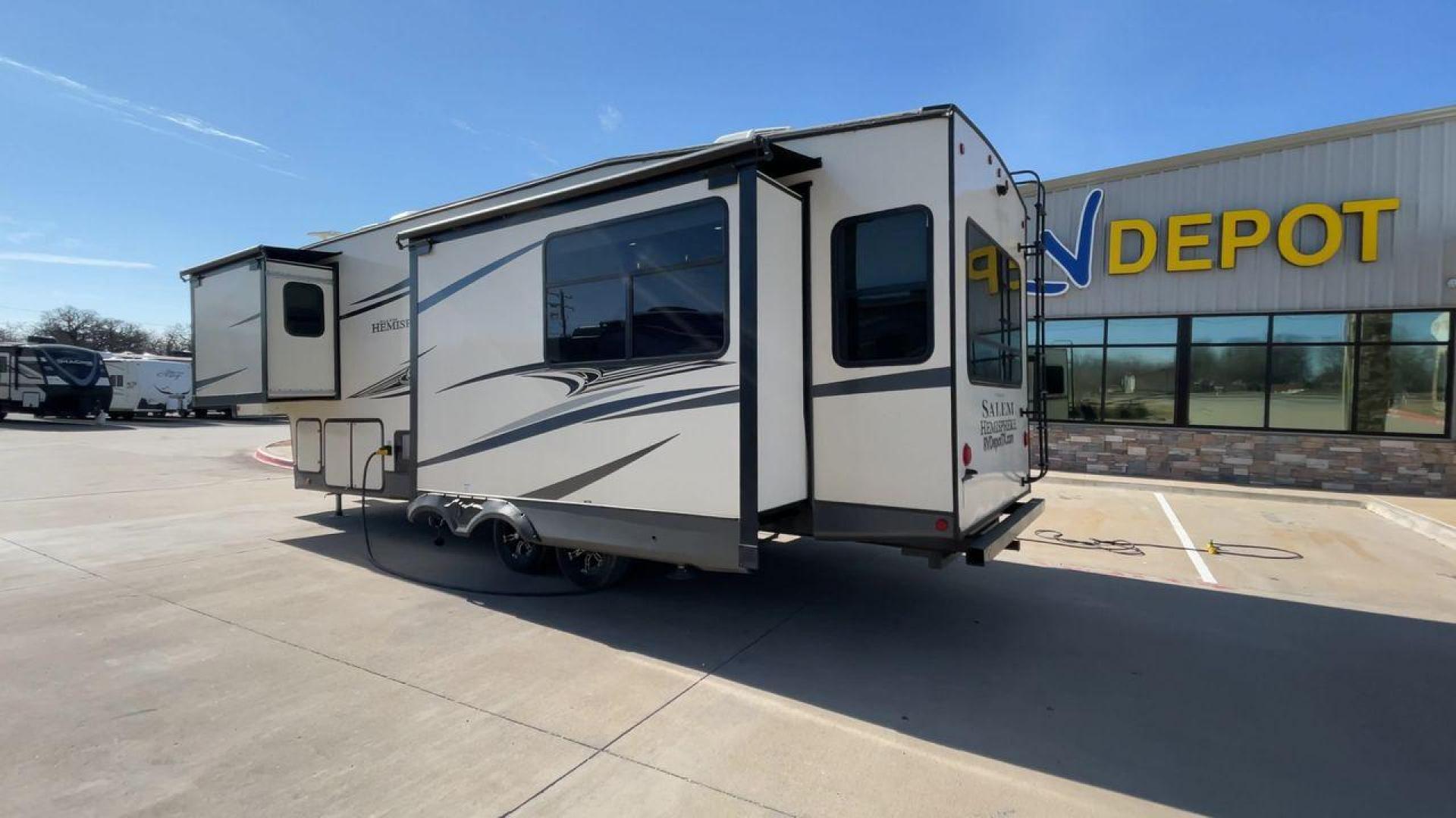 2020 FOREST RIVER HEMISPHERE 286RL (4X4FSBE24LV) , Length: 34.08 ft. | Dry Weight: 8,499 lbs. | Slides: 3 transmission, located at 4319 N Main St, Cleburne, TX, 76033, (817) 678-5133, 32.385960, -97.391212 - Photo#7