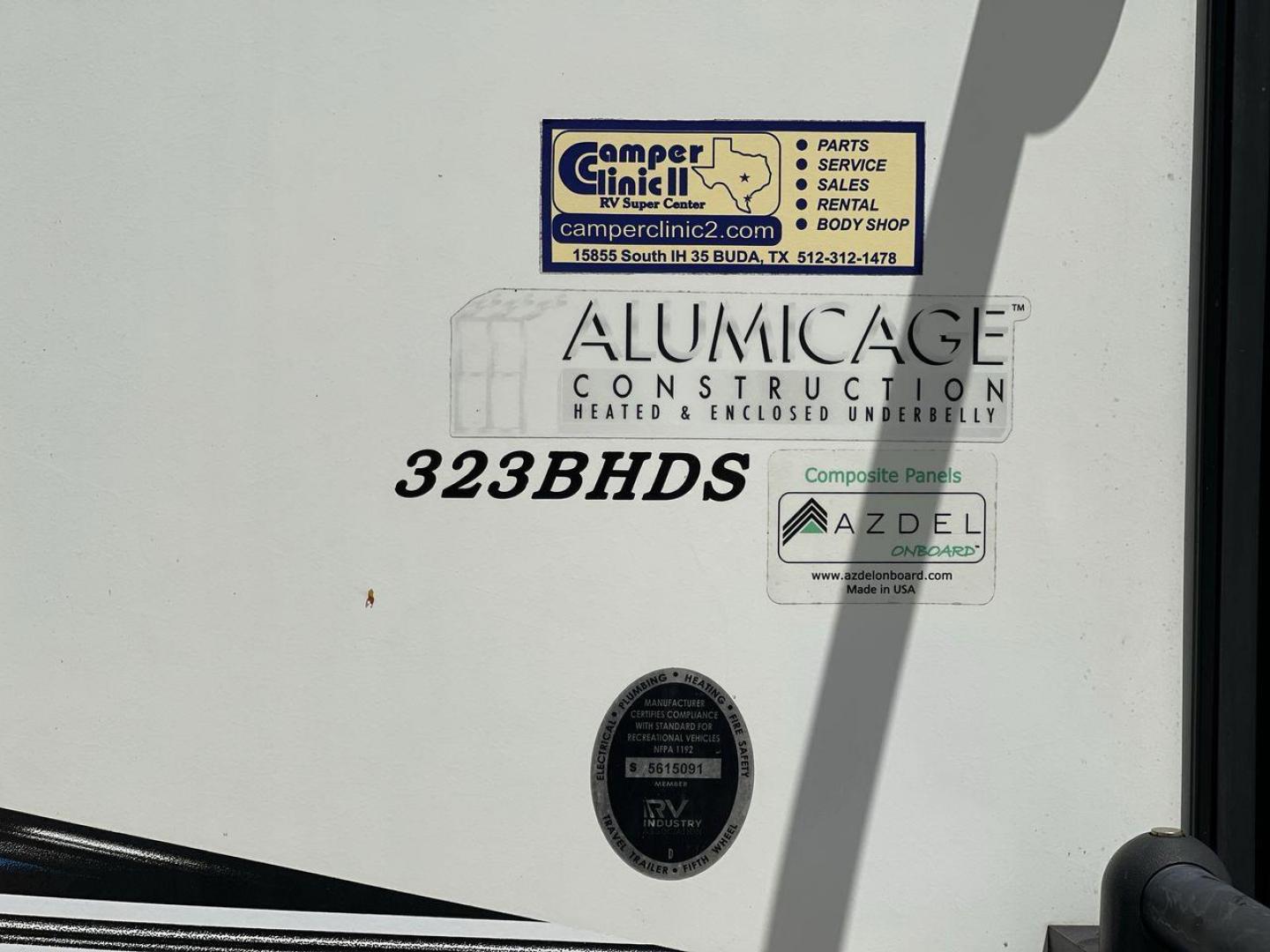 2020 FREEDOM EXPRESS 323BHDS (5ZT2FEXB2LW) , located at 4319 N Main St, Cleburne, TX, 76033, (817) 678-5133, 32.385960, -97.391212 - Photo#22