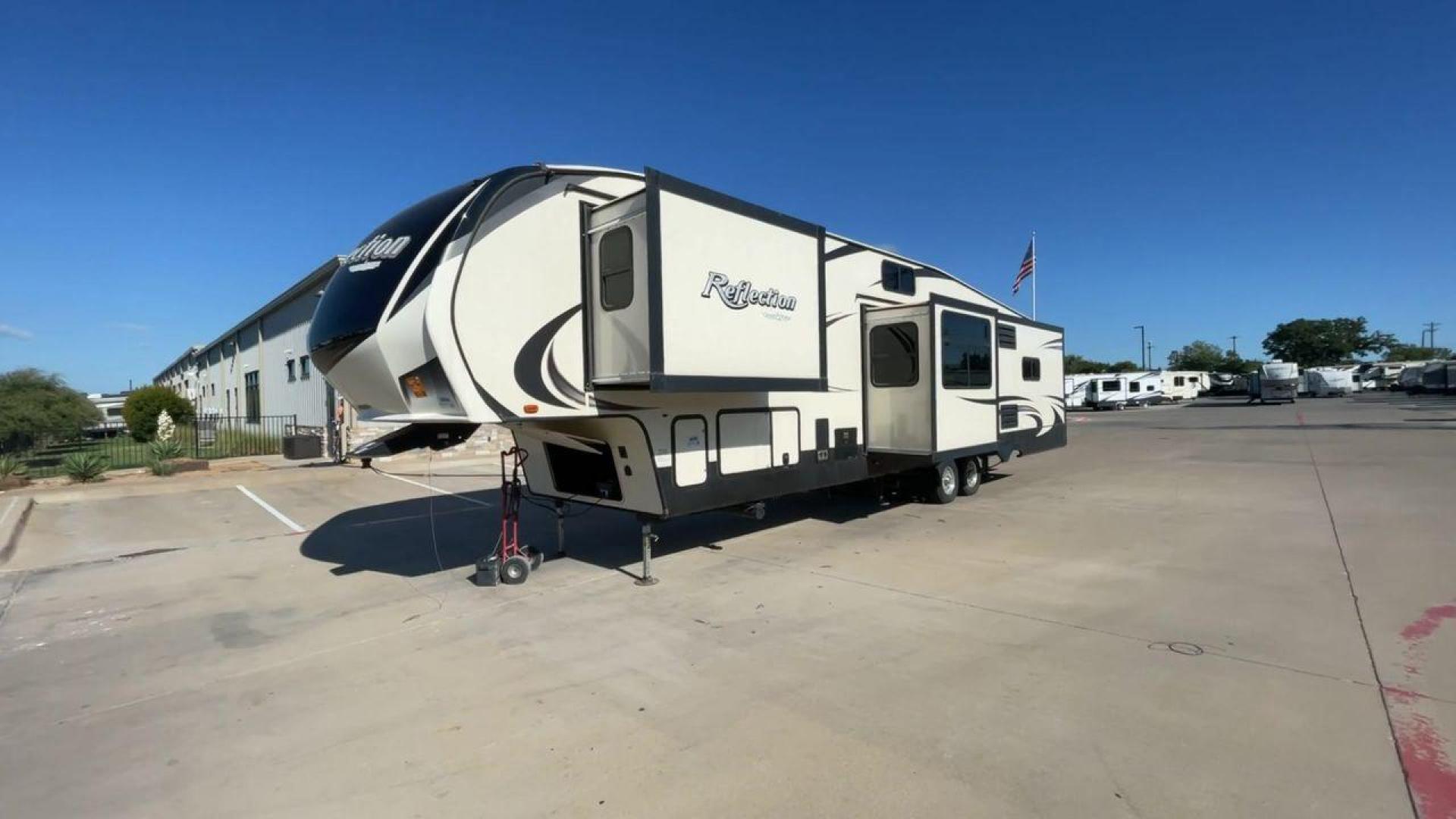 2020 GRAND DESIGN REFLECTION 367BHS (573FR4220L3) , Length: 41 ft. | Dry Weight: 12,474 lbs. | Gross Weight: 14,495 lbs. | Slides: 4 transmission, located at 4319 N Main St, Cleburne, TX, 76033, (817) 678-5133, 32.385960, -97.391212 - Photo#5