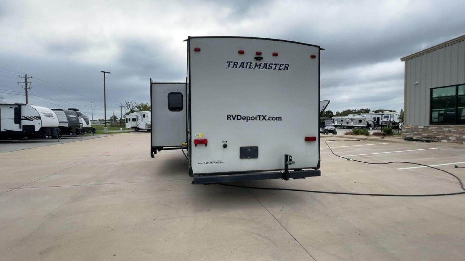 2020 WHITE GULFSTREAM TRAILMASTER 301TB (1NL1G3425L1) , Length: 34.08 ft. | Dry Weight: 6,845 lbs. | Slides: 1 transmission, located at 4319 N Main St, Cleburne, TX, 76033, (817) 678-5133, 32.385960, -97.391212 - This 2020 Gulf Stream Trailmaster 301TB travel trailer measures 34.01 feet. There are two axles with steel wheels and electric drum brakes. Its dry weight is 6,845 lbs, its payload is 2,840 lbs, and its hitch is 885 lbs. The aluminum walls are painted gray with white and dark gray graphics. The 13,5 - Photo#8