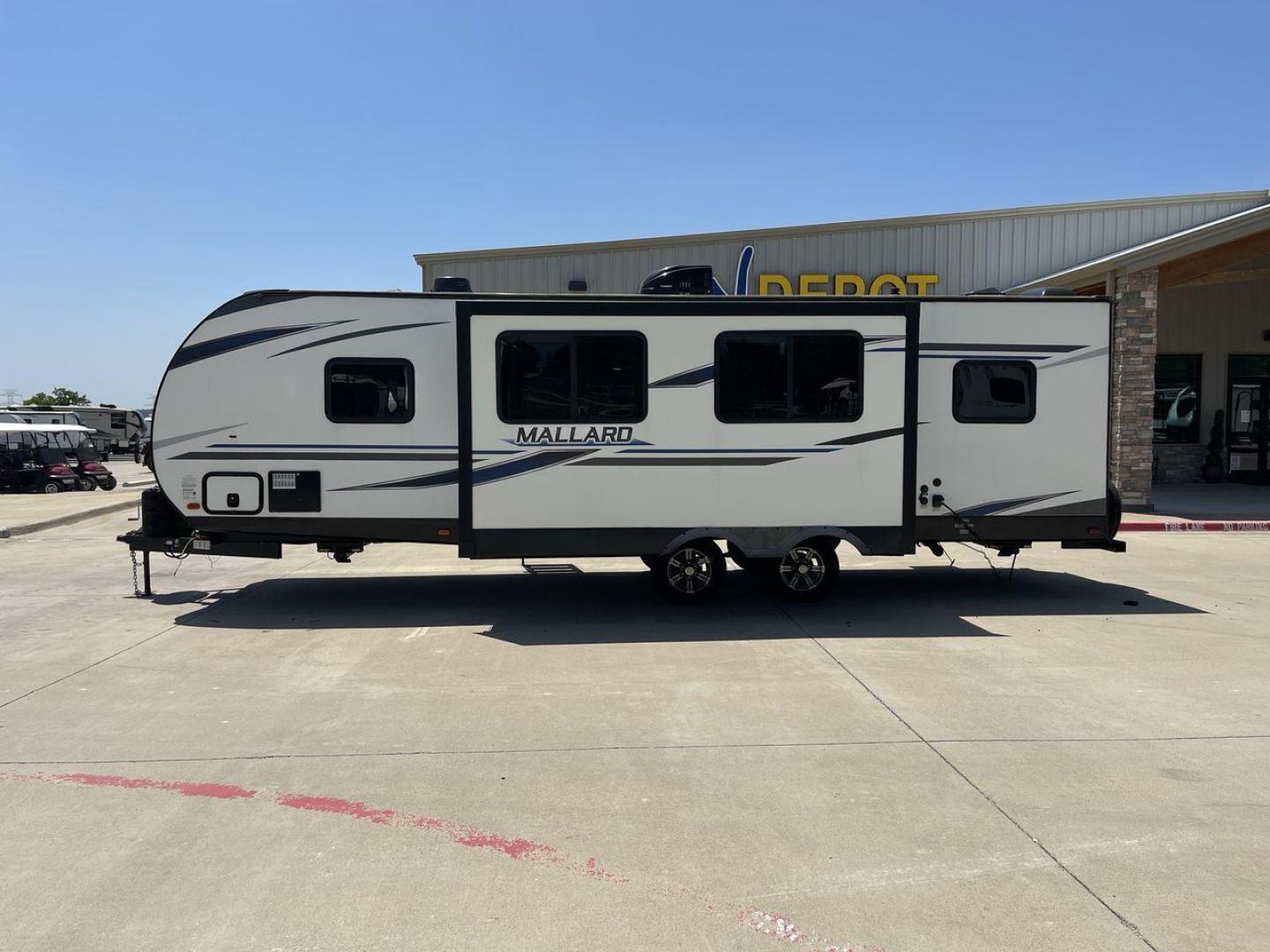 2020 HEARTLAND MALLARD M26 (5SFNB3223LE) , located at 4319 N Main St, Cleburne, TX, 76033, (817) 678-5133, 32.385960, -97.391212 - Photo#24