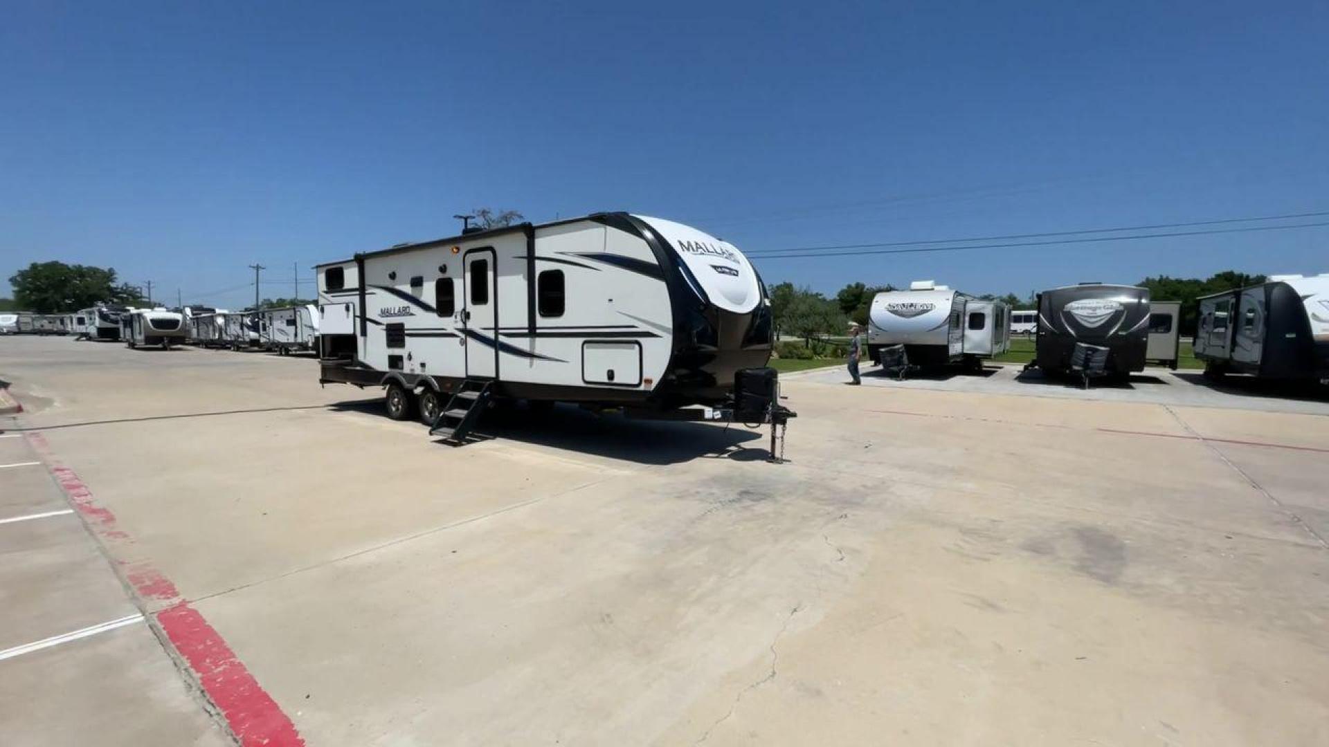 2020 HEARTLAND MALLARD M26 (5SFNB3223LE) , located at 4319 N Main St, Cleburne, TX, 76033, (817) 678-5133, 32.385960, -97.391212 - Photo#3