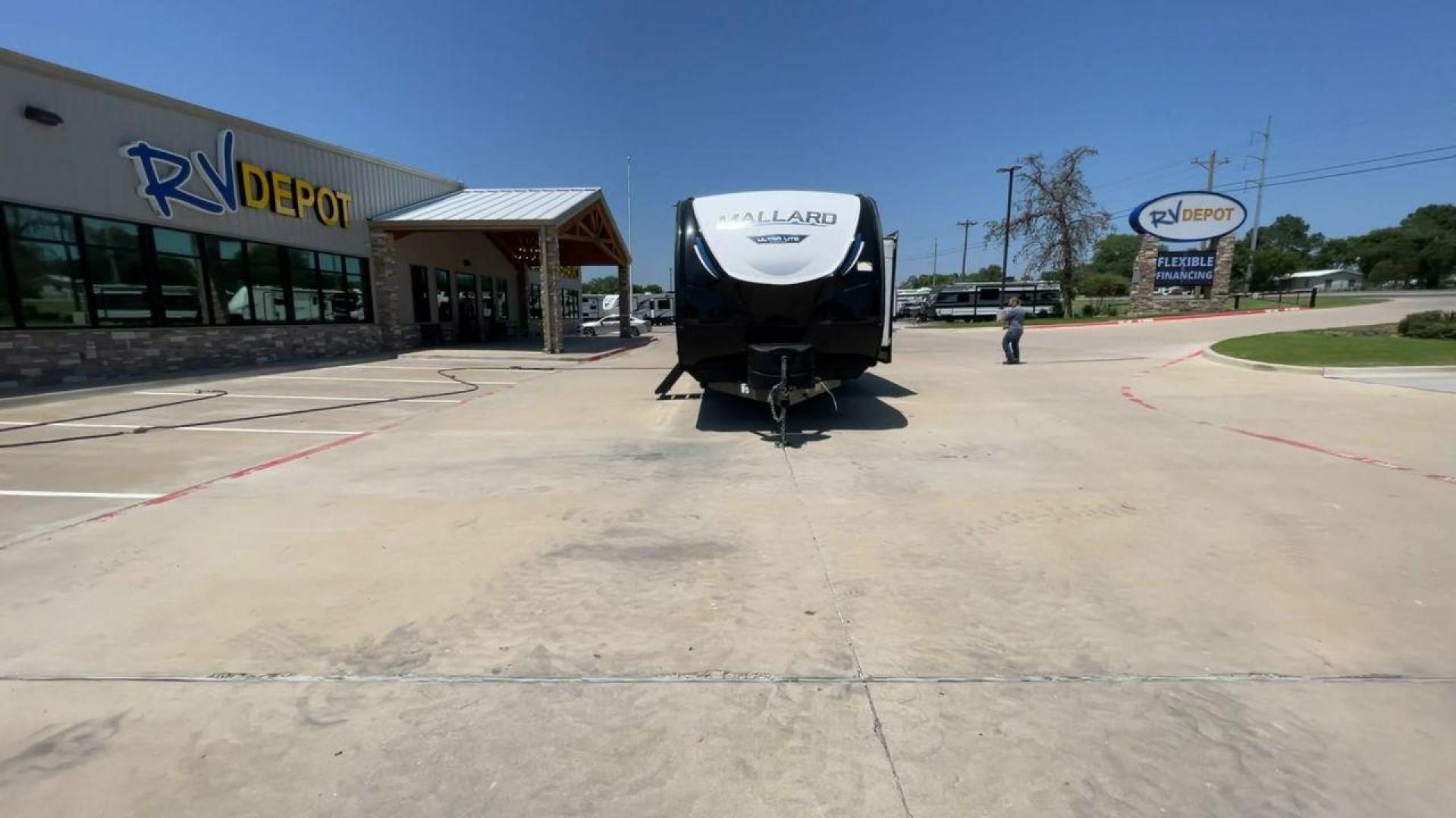 2020 HEARTLAND MALLARD M26 (5SFNB3223LE) , located at 4319 N Main St, Cleburne, TX, 76033, (817) 678-5133, 32.385960, -97.391212 - Photo#4