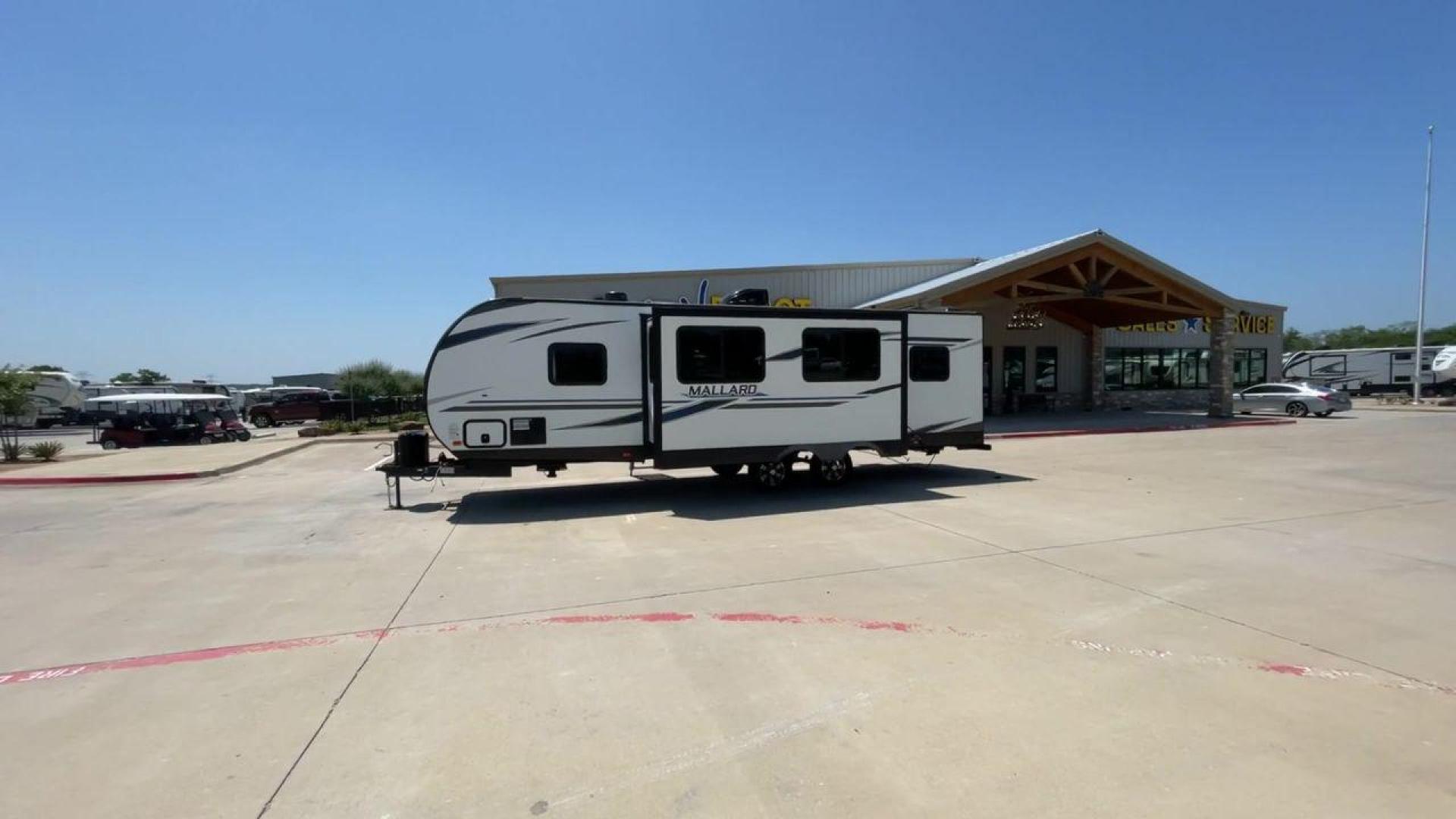 2020 HEARTLAND MALLARD M26 (5SFNB3223LE) , located at 4319 N Main St, Cleburne, TX, 76033, (817) 678-5133, 32.385960, -97.391212 - Photo#6