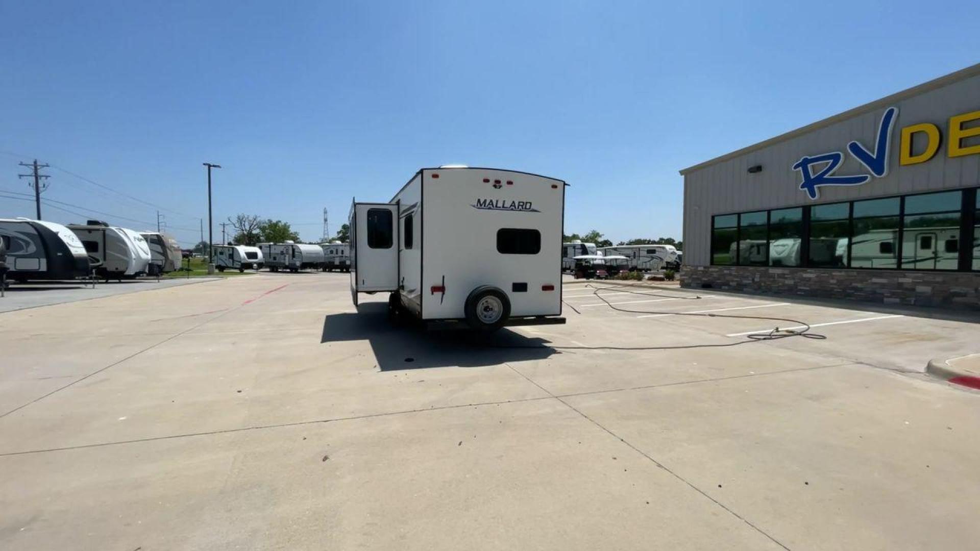 2020 HEARTLAND MALLARD M26 (5SFNB3223LE) , located at 4319 N Main St, Cleburne, TX, 76033, (817) 678-5133, 32.385960, -97.391212 - Photo#8