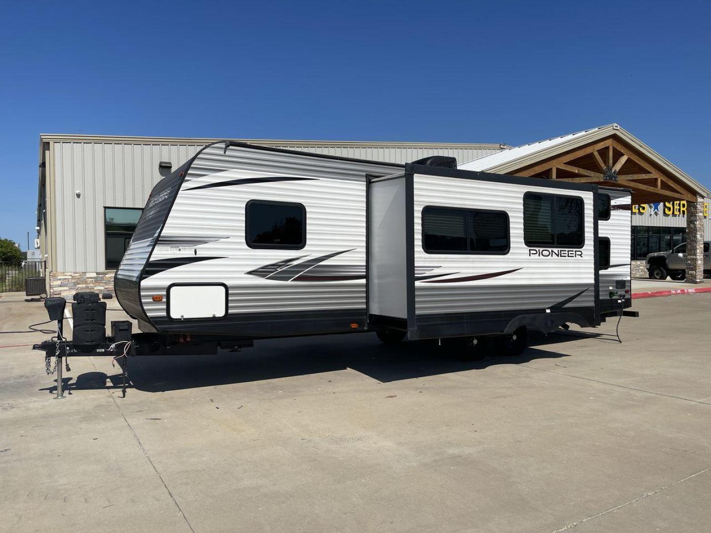 2020 HEARTLAND PIONEER BH270 (5SFPB3226LE) , located at 4319 N Main St, Cleburne, TX, 76033, (817) 678-5133, 32.385960, -97.391212 - Photo#23