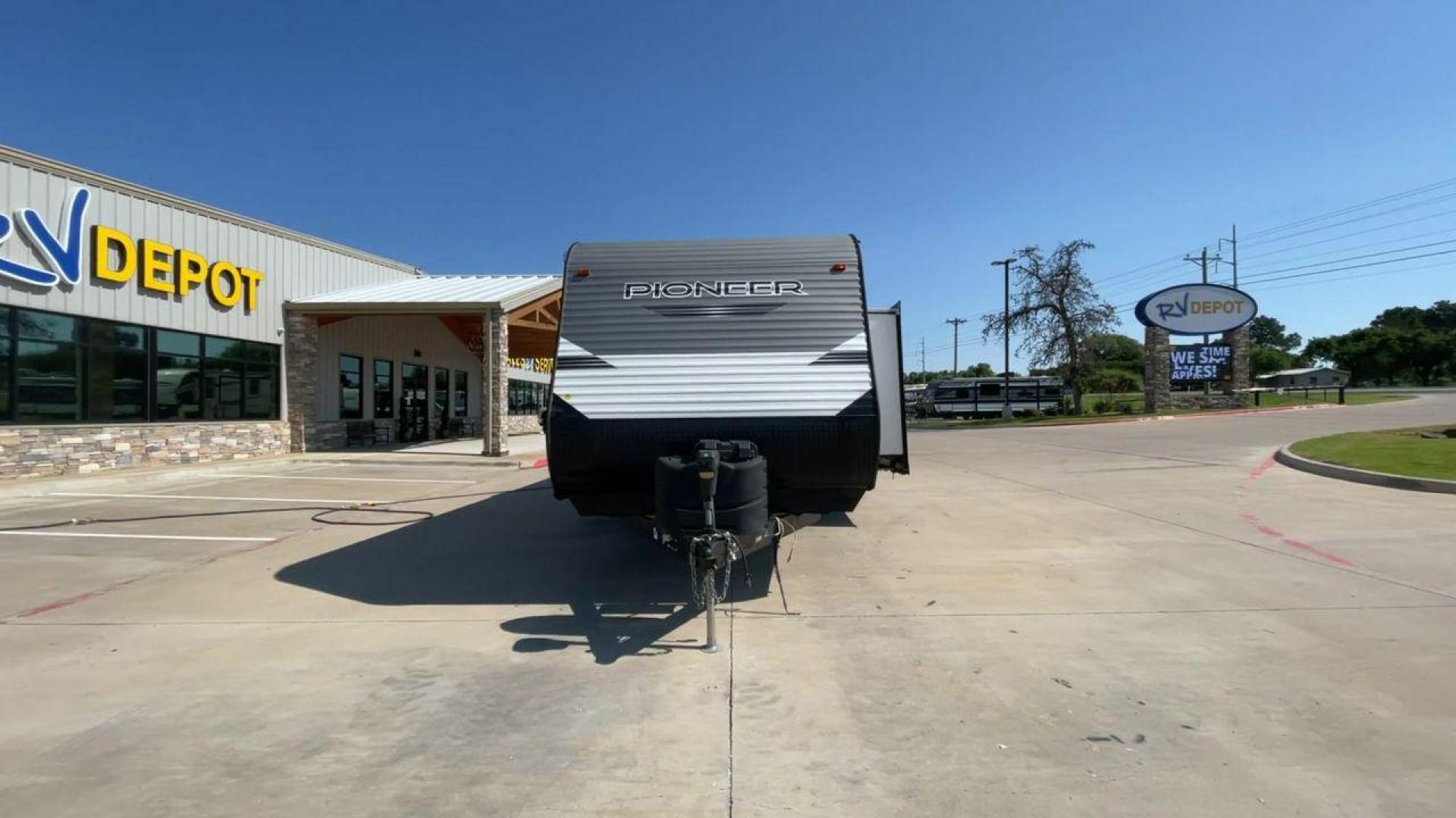 2020 HEARTLAND PIONEER BH270 (5SFPB3226LE) , located at 4319 N Main St, Cleburne, TX, 76033, (817) 678-5133, 32.385960, -97.391212 - Photo#4