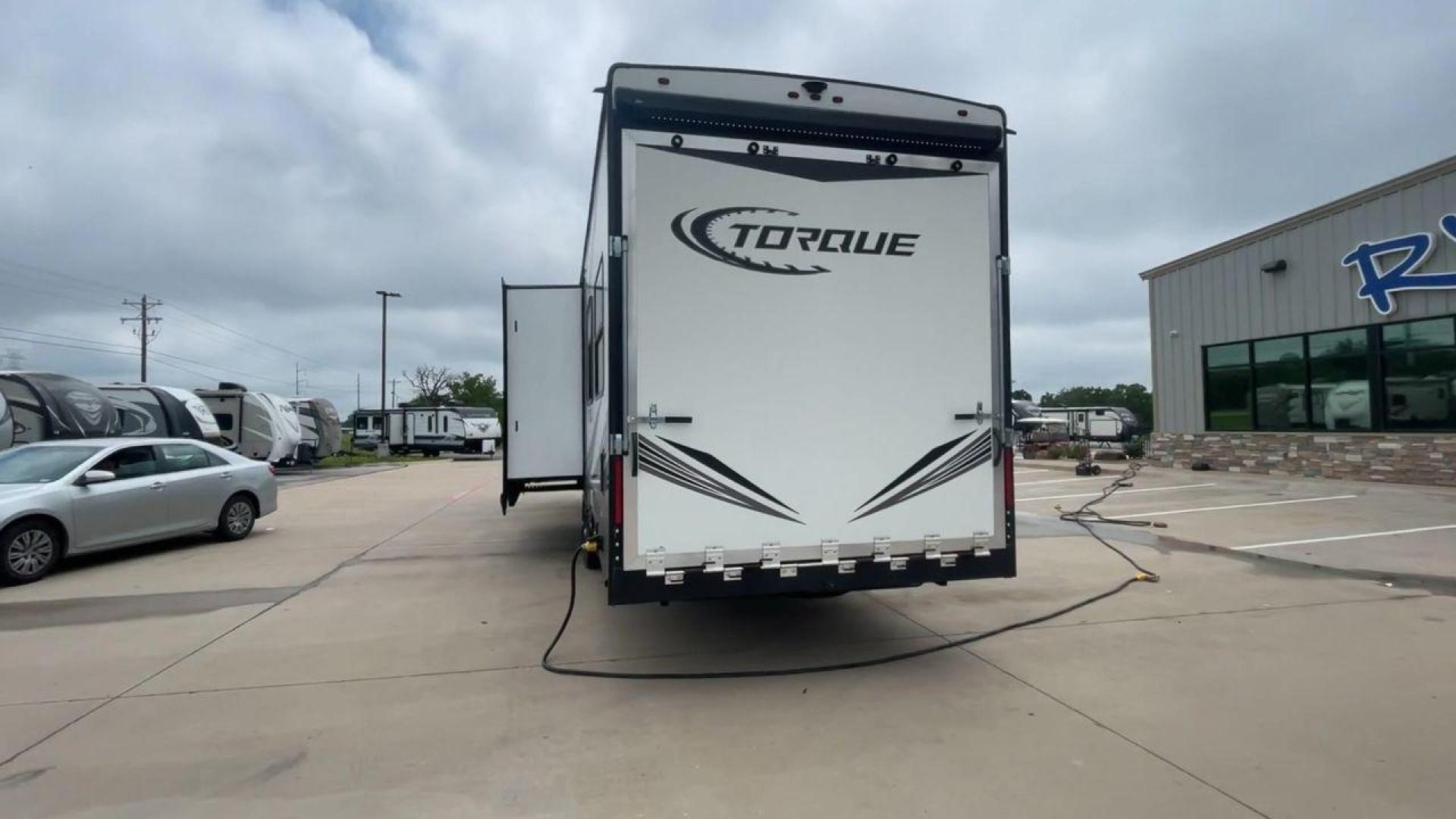 2020 HEARTLAND TORQUE 373 (5SFCG4422LE) , located at 4319 N Main St, Cleburne, TX, 76033, (817) 678-5133, 32.385960, -97.391212 - Photo#8