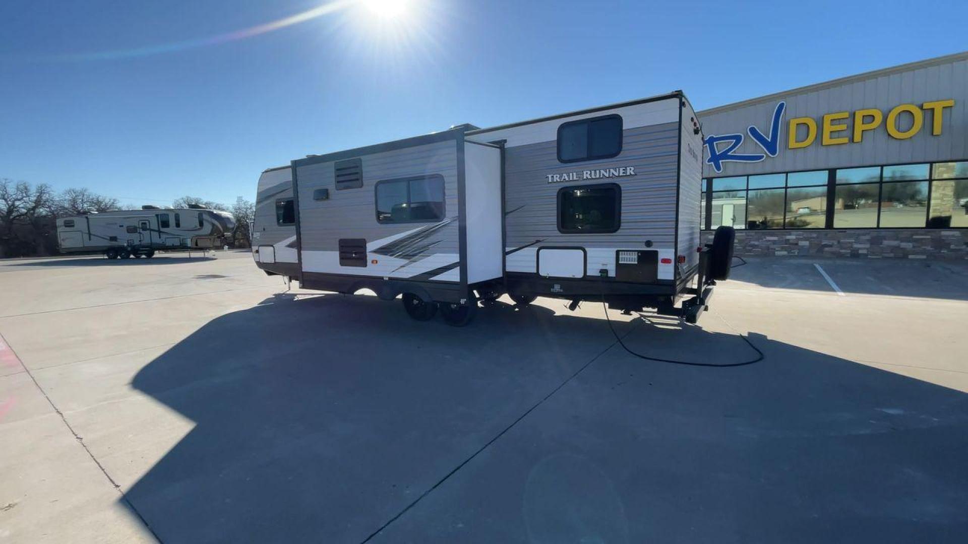 2020 HEARTLAND TRAIL RUNNER 293BH (5SFEB3320LE) , located at 4319 N Main St, Cleburne, TX, 76033, (817) 678-5133, 32.385960, -97.391212 - Photo#7