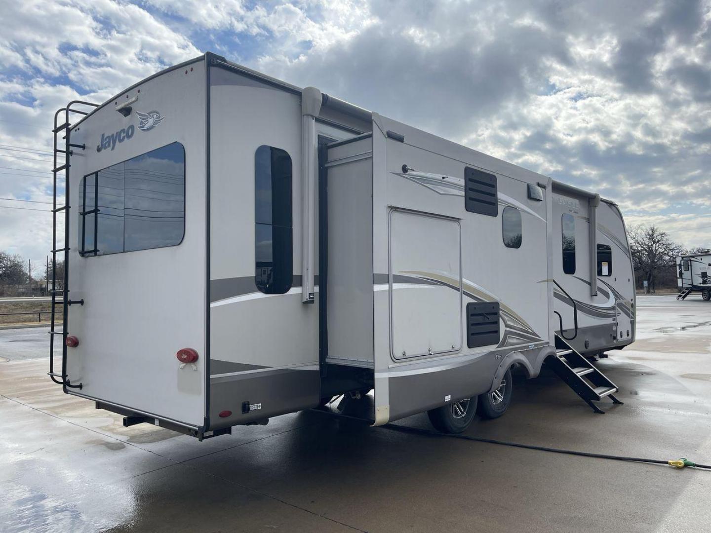 2020 JAYCO EAGLE 280RSOK (1UJBJ0BS7L1) , located at 4319 N Main St, Cleburne, TX, 76033, (817) 678-5133, 32.385960, -97.391212 - Photo#25